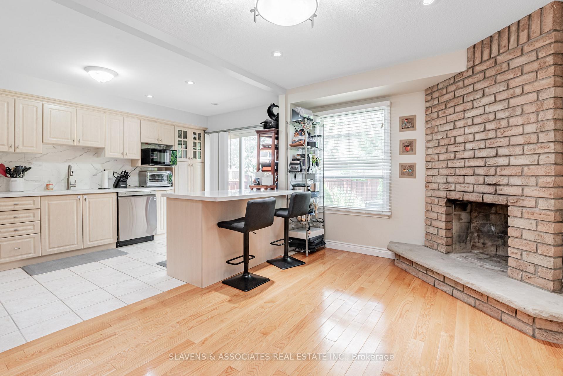 Photo 12 of 66 Mabley Crescent, Vaughan, Lakeview Estates — HOMEH