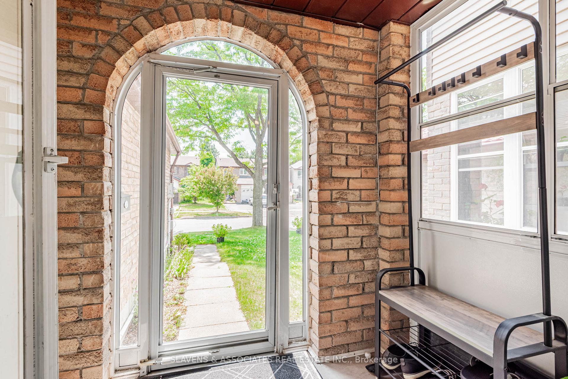 Photo 32 of 66 Mabley Crescent, Vaughan, Lakeview Estates — HOMEH