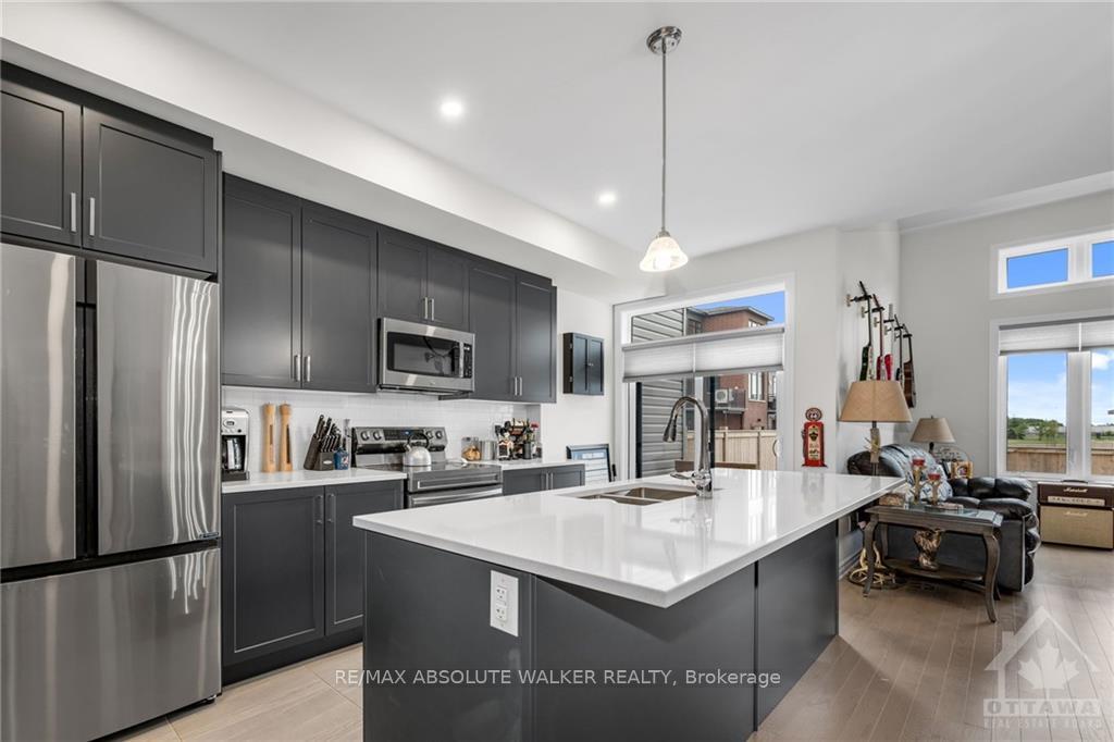 Photo 3 of 946 Socca Crescent, Ottawa, Notting Hill/Summerside — HOMEH
