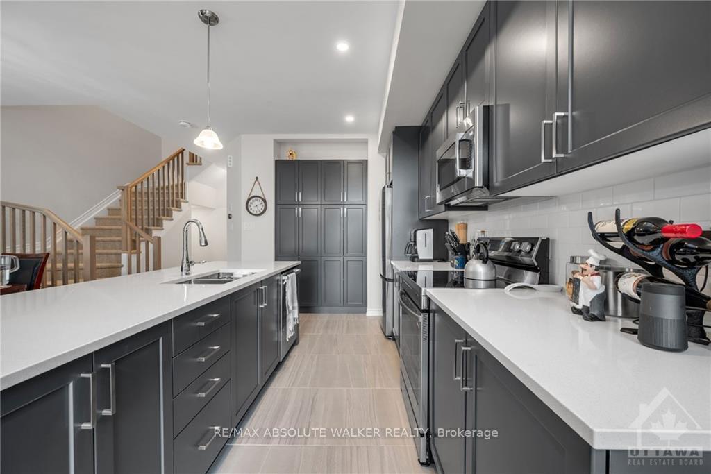 Photo 5 of 946 Socca Crescent, Ottawa, Notting Hill/Summerside — HOMEH
