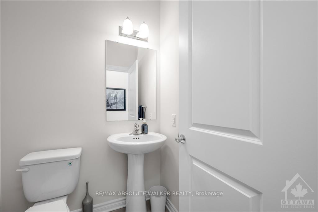 Photo 8 of 946 Socca Crescent, Ottawa, Notting Hill/Summerside — HOMEH