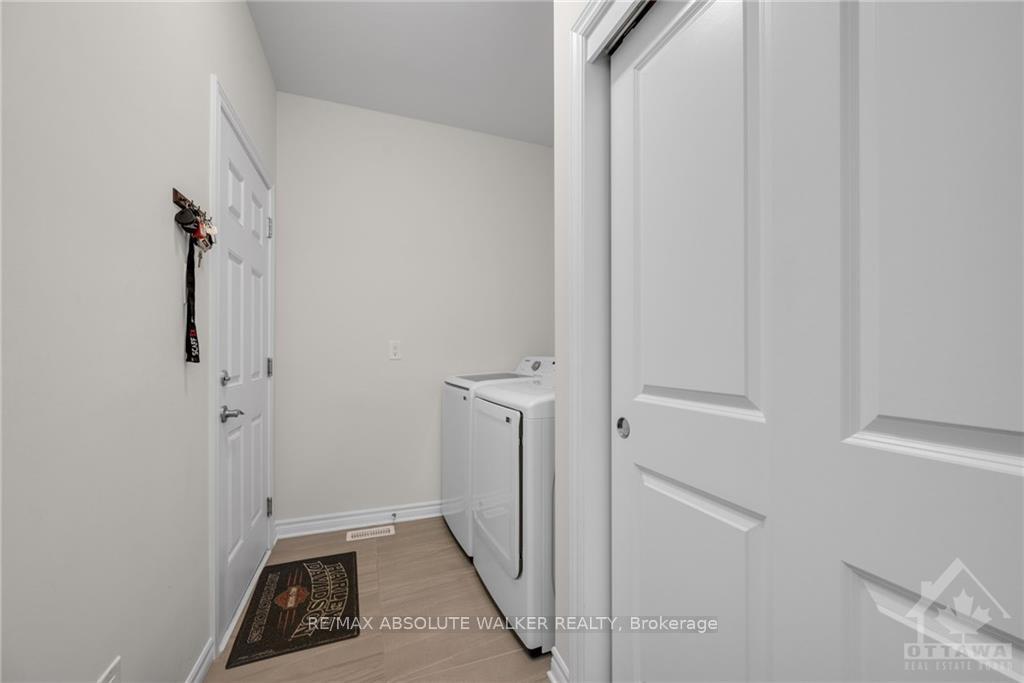 Photo 9 of 946 Socca Crescent, Ottawa, Notting Hill/Summerside — HOMEH