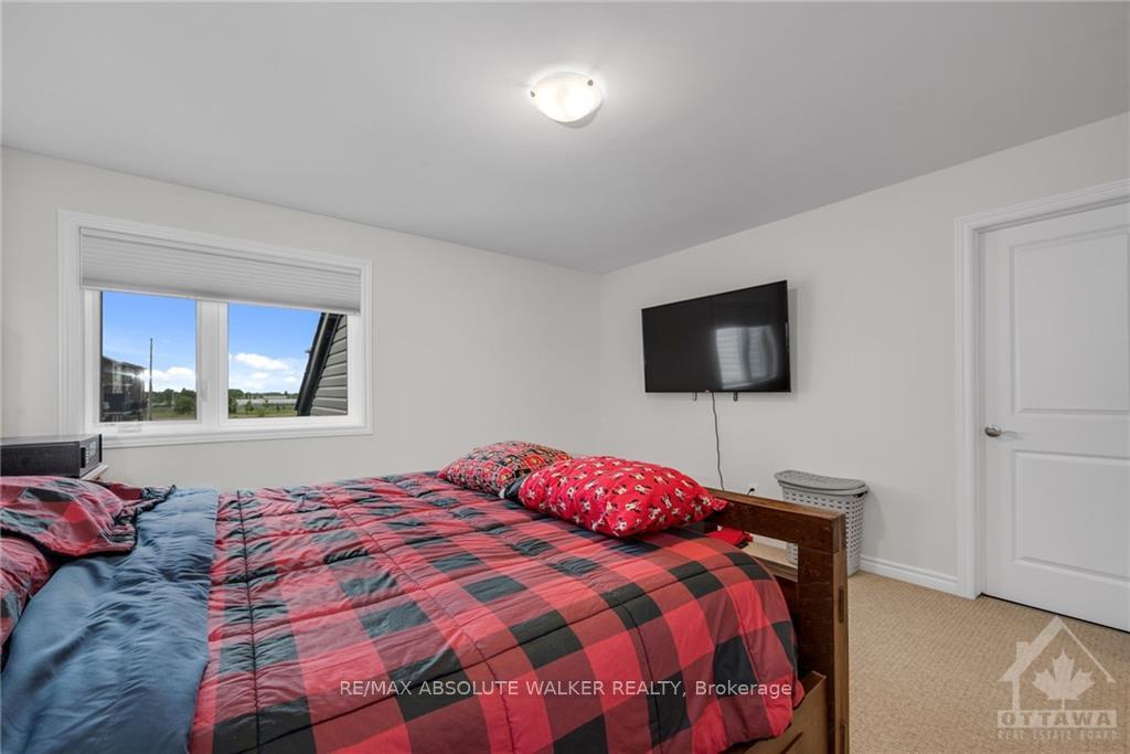 Photo 11 of 946 Socca Crescent, Ottawa, Notting Hill/Summerside — HOMEH