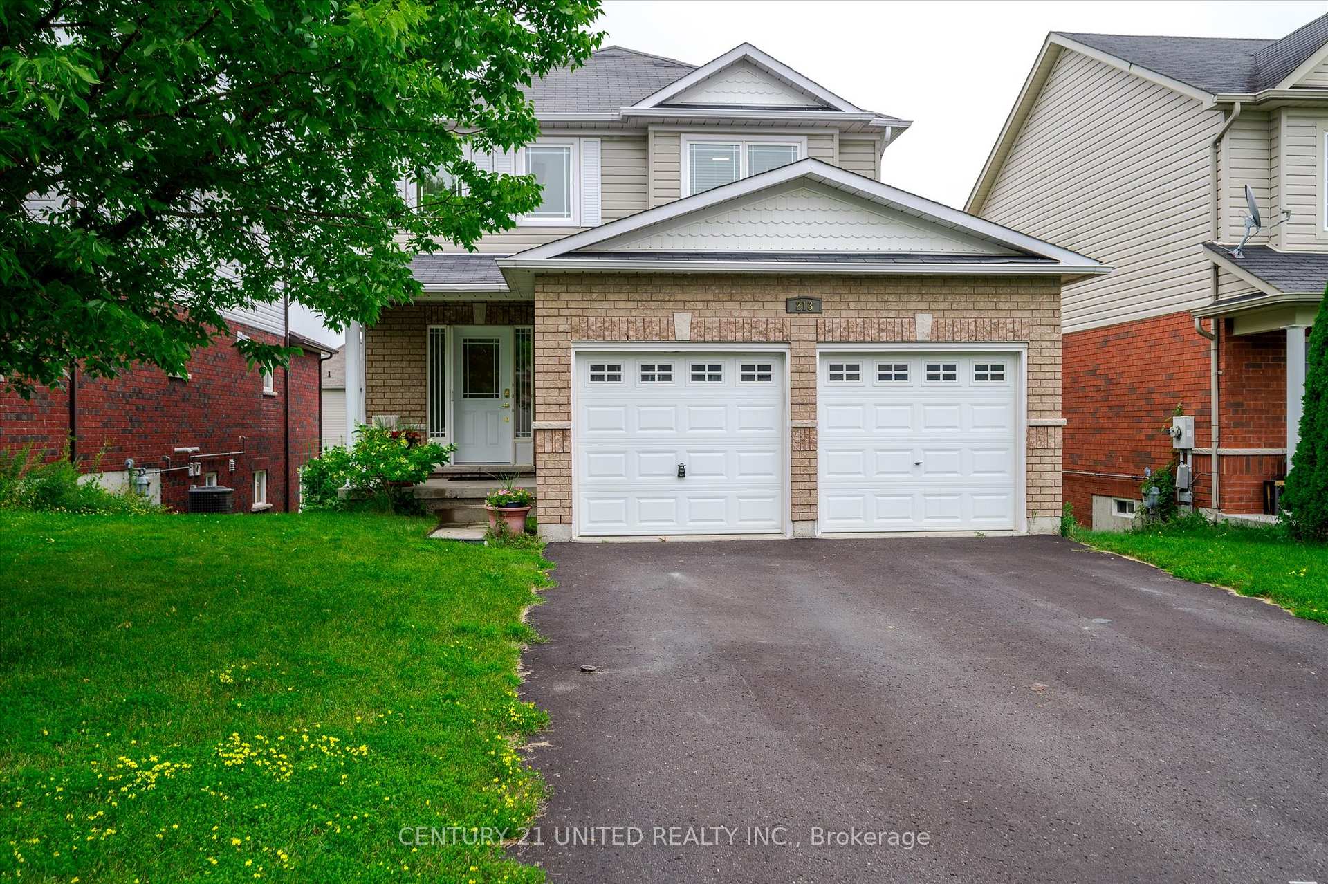 Photo 2 of 213 Farrier Crescent, Peterborough, Northcrest Ward 5 — HOMEH