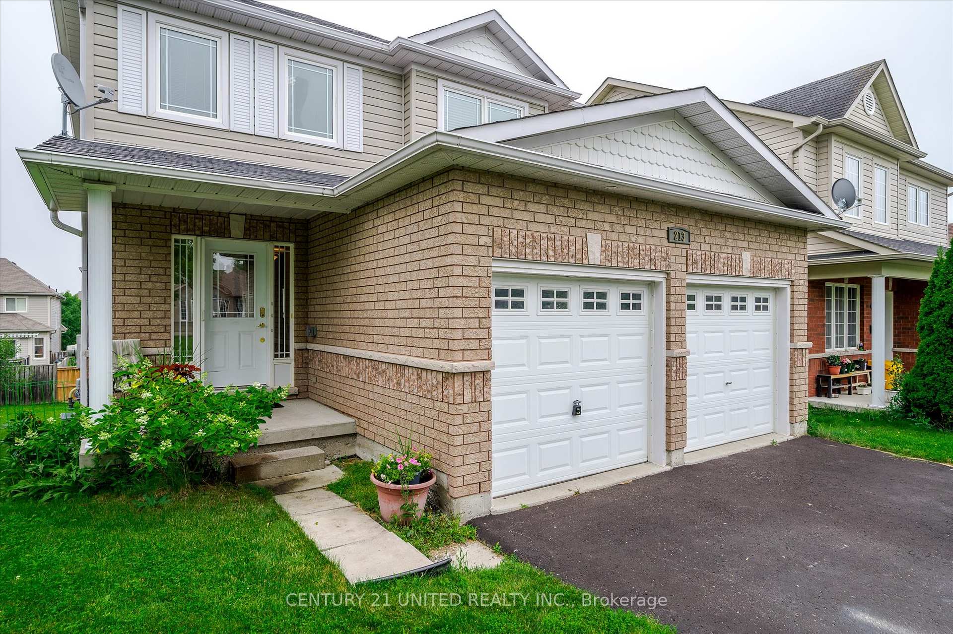 Photo 4 of 213 Farrier Crescent, Peterborough, Northcrest Ward 5 — HOMEH
