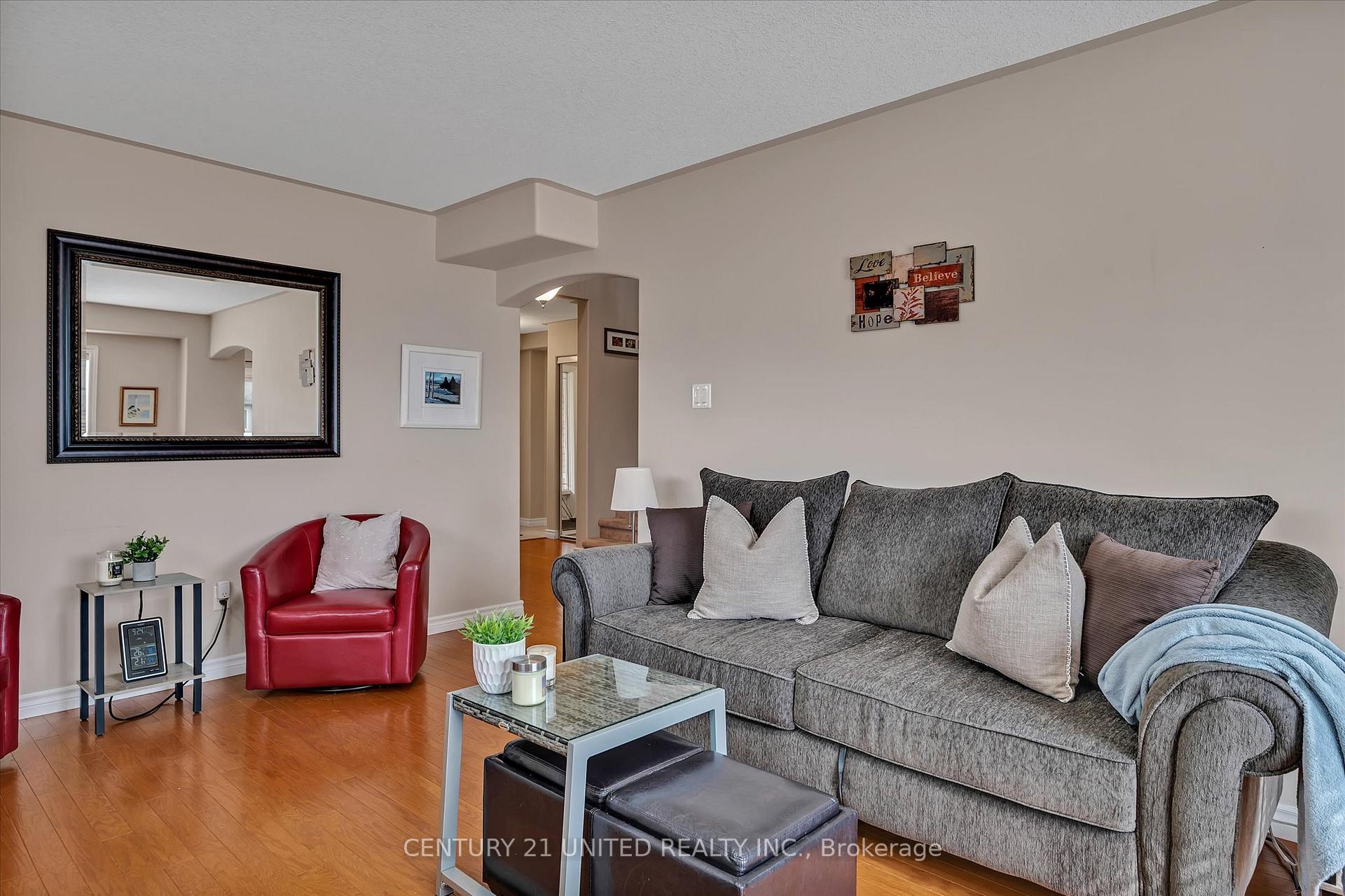 Photo 18 of 213 Farrier Crescent, Peterborough, Northcrest Ward 5 — HOMEH