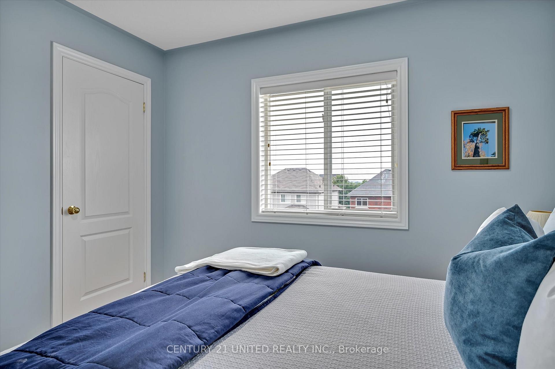 Photo 25 of 213 Farrier Crescent, Peterborough, Northcrest Ward 5 — HOMEH