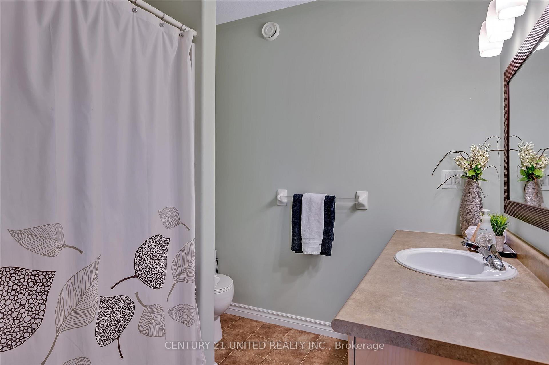 Photo 27 of 213 Farrier Crescent, Peterborough, Northcrest Ward 5 — HOMEH