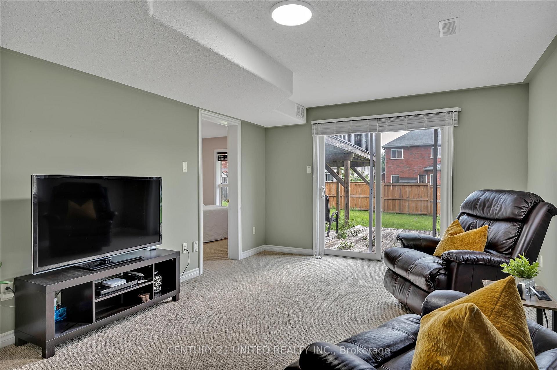 Photo 31 of 213 Farrier Crescent, Peterborough, Northcrest Ward 5 — HOMEH