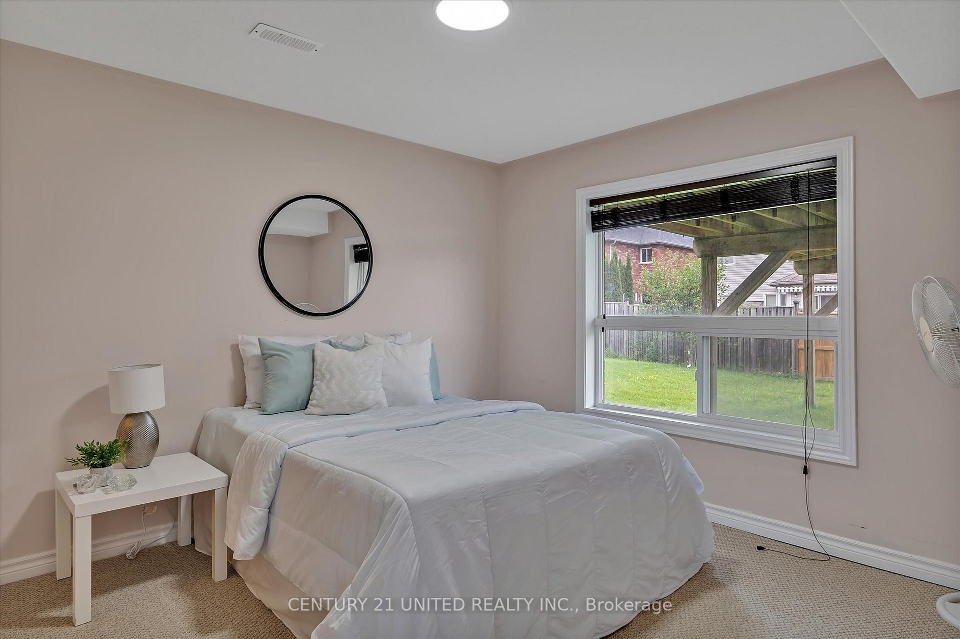 Photo 33 of 213 Farrier Crescent, Peterborough, Northcrest Ward 5 — HOMEH