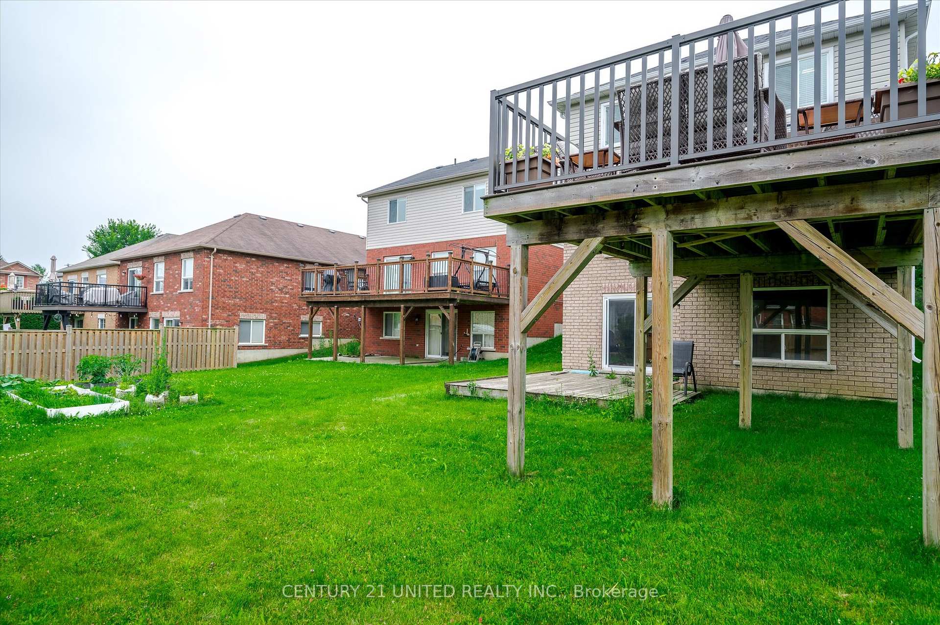 Photo 37 of 213 Farrier Crescent, Peterborough, Northcrest Ward 5 — HOMEH