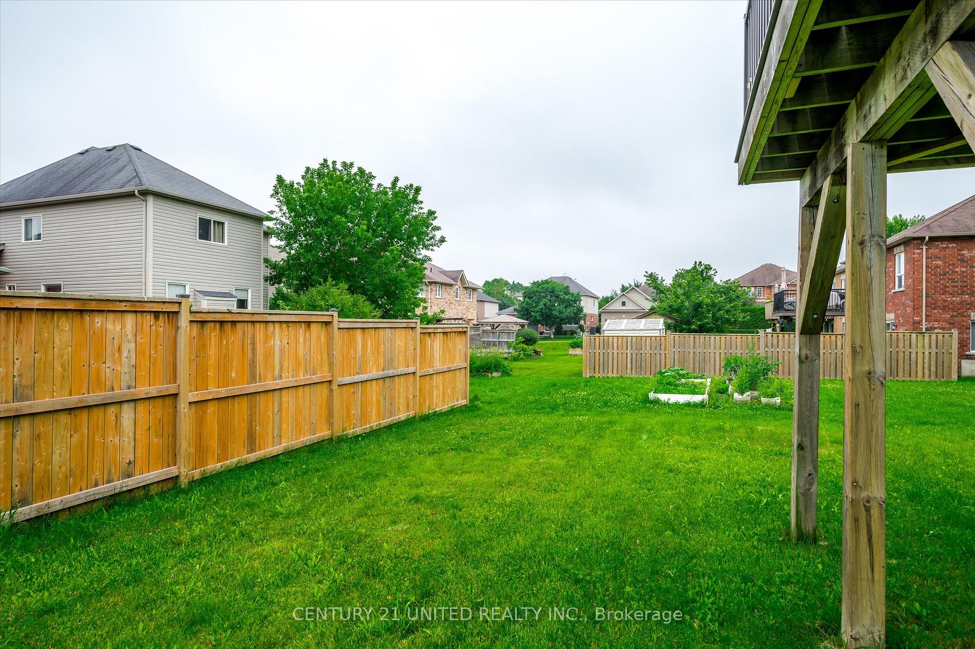 Photo 38 of 213 Farrier Crescent, Peterborough, Northcrest Ward 5 — HOMEH