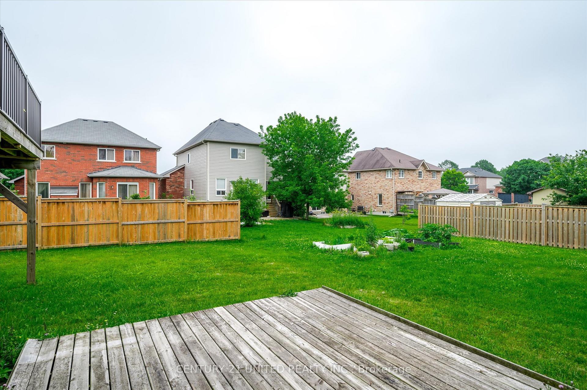 Photo 39 of 213 Farrier Crescent, Peterborough, Northcrest Ward 5 — HOMEH