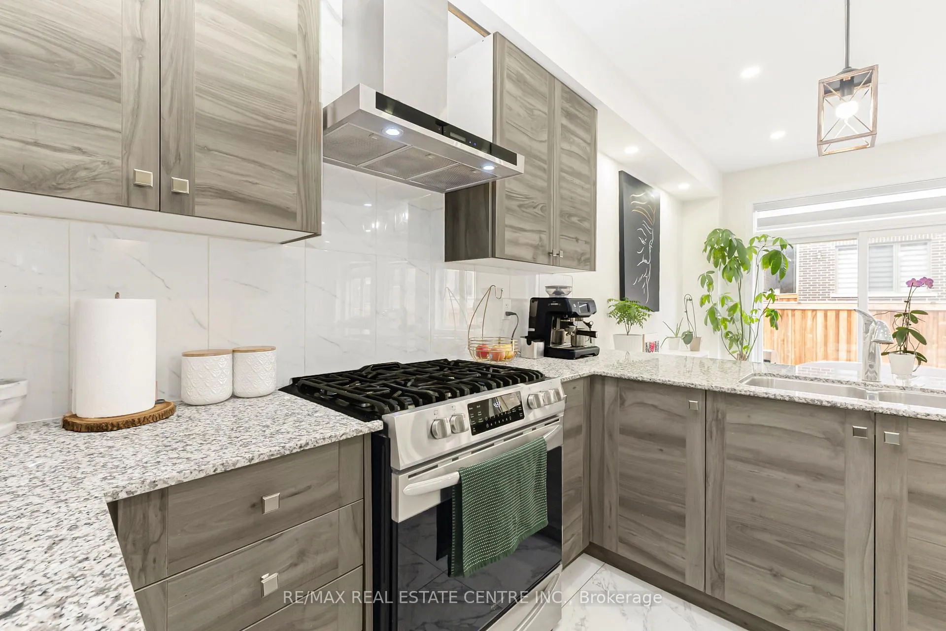 Photo 17 of 35 Thornvalley Terrace, Caledon, Rural Caledon — HOMEH