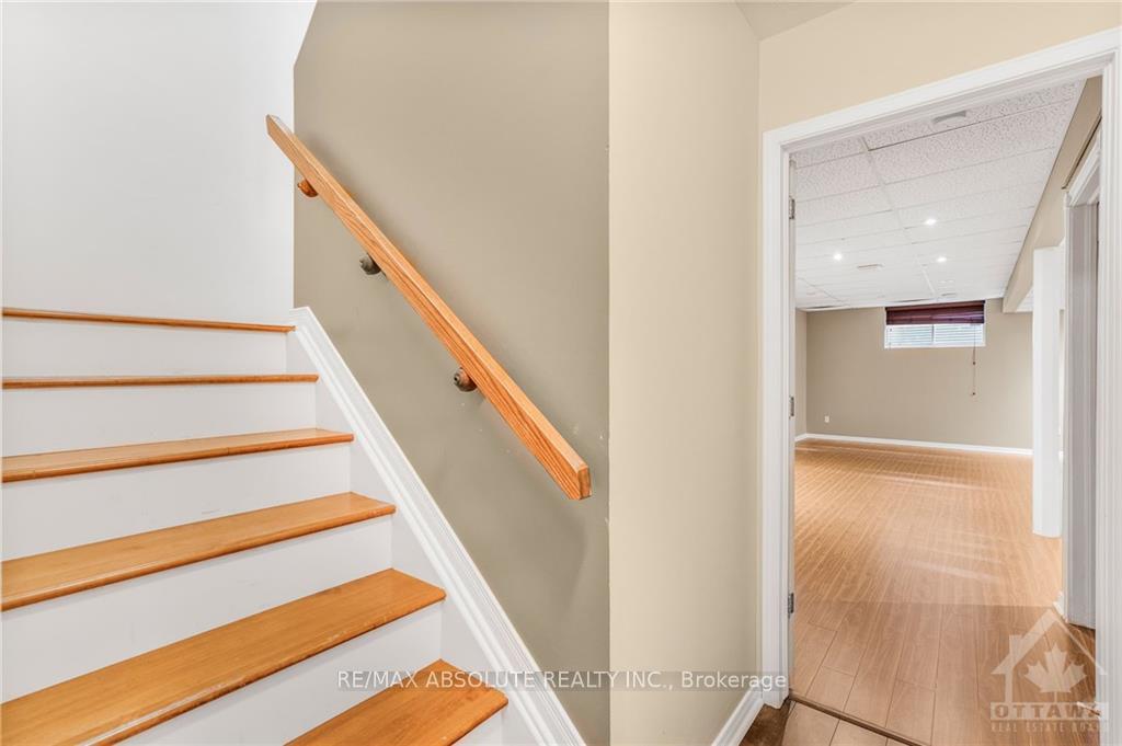 Photo 4 of 2257 Esprit Drive, Ottawa, Avalon East — HOMEH