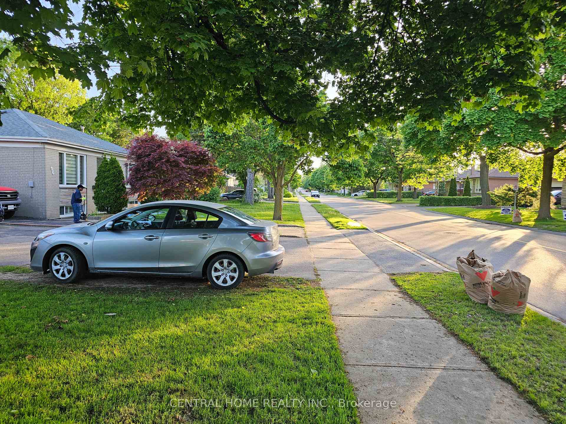 Photo 1 of 446 Taylor Mills Drive S, Richmond Hill, Crosby — HOMEH