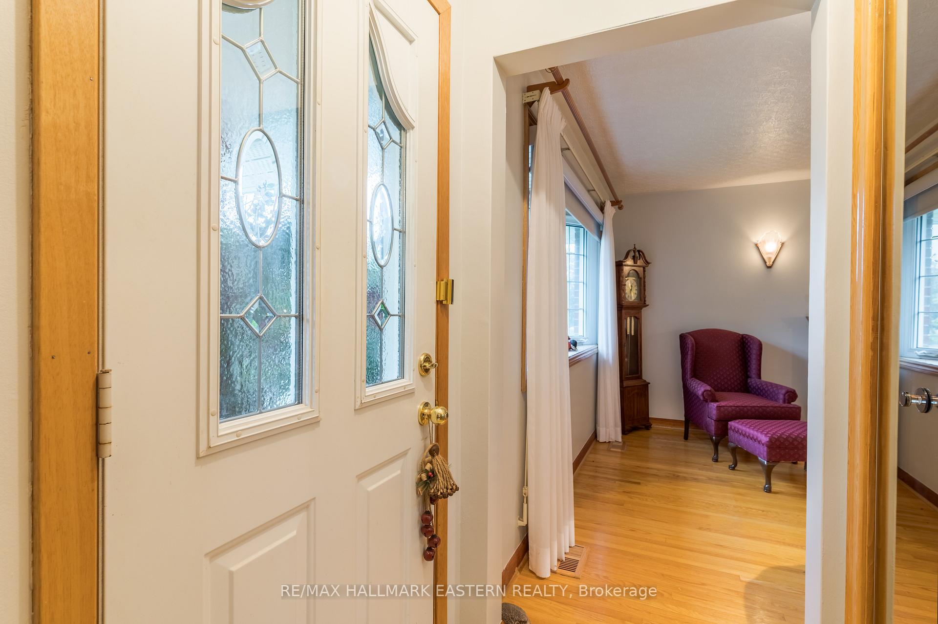 Photo 5 of 385 Bellevue Street, Peterborough, Northcrest Ward 5 — HOMEH