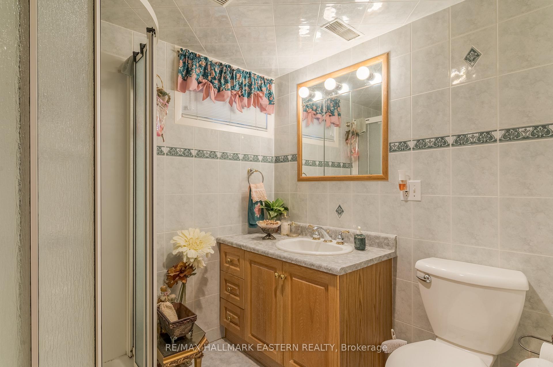 Photo 10 of 385 Bellevue Street, Peterborough, Northcrest Ward 5 — HOMEH