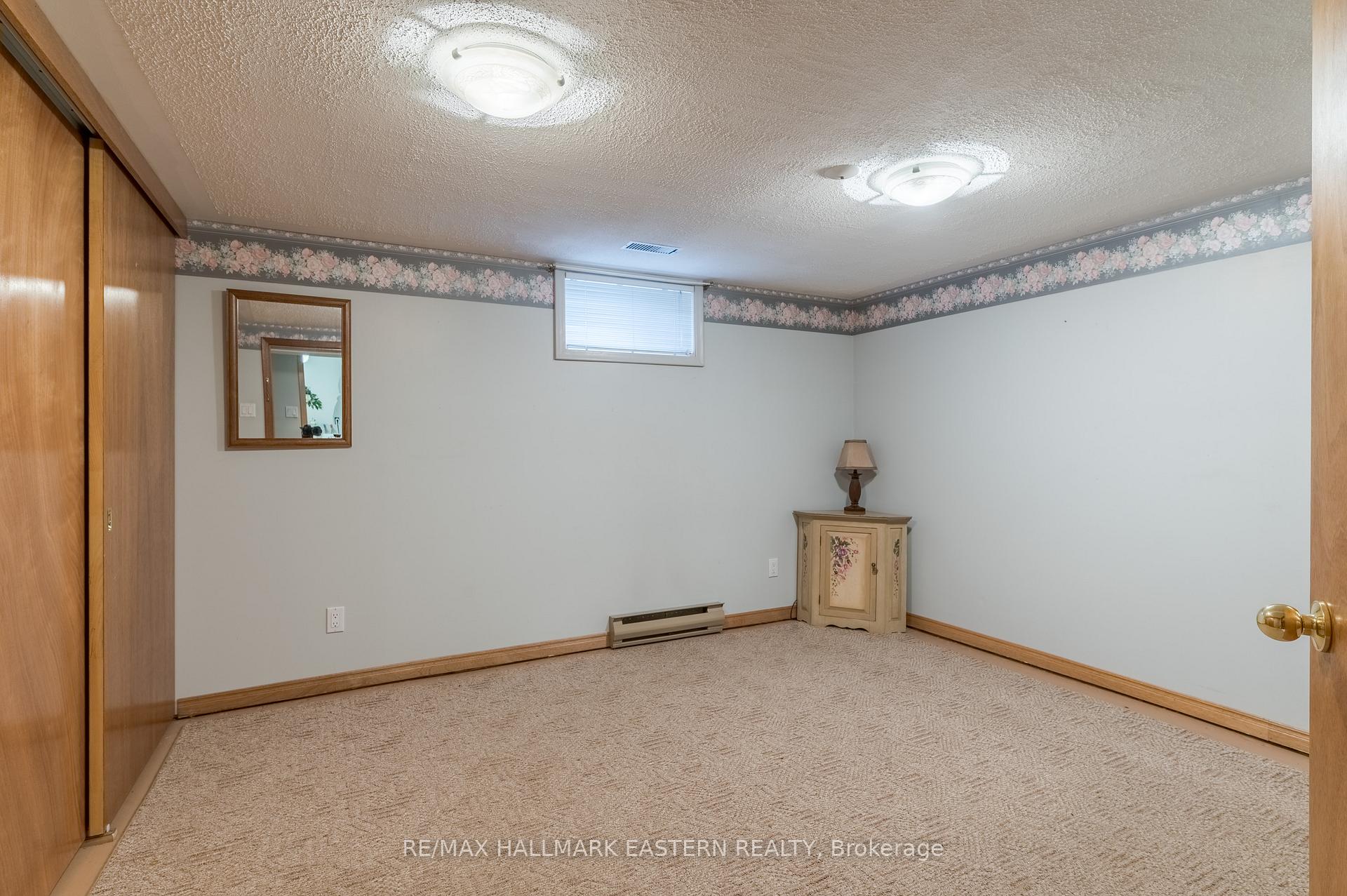 Photo 12 of 385 Bellevue Street, Peterborough, Northcrest Ward 5 — HOMEH