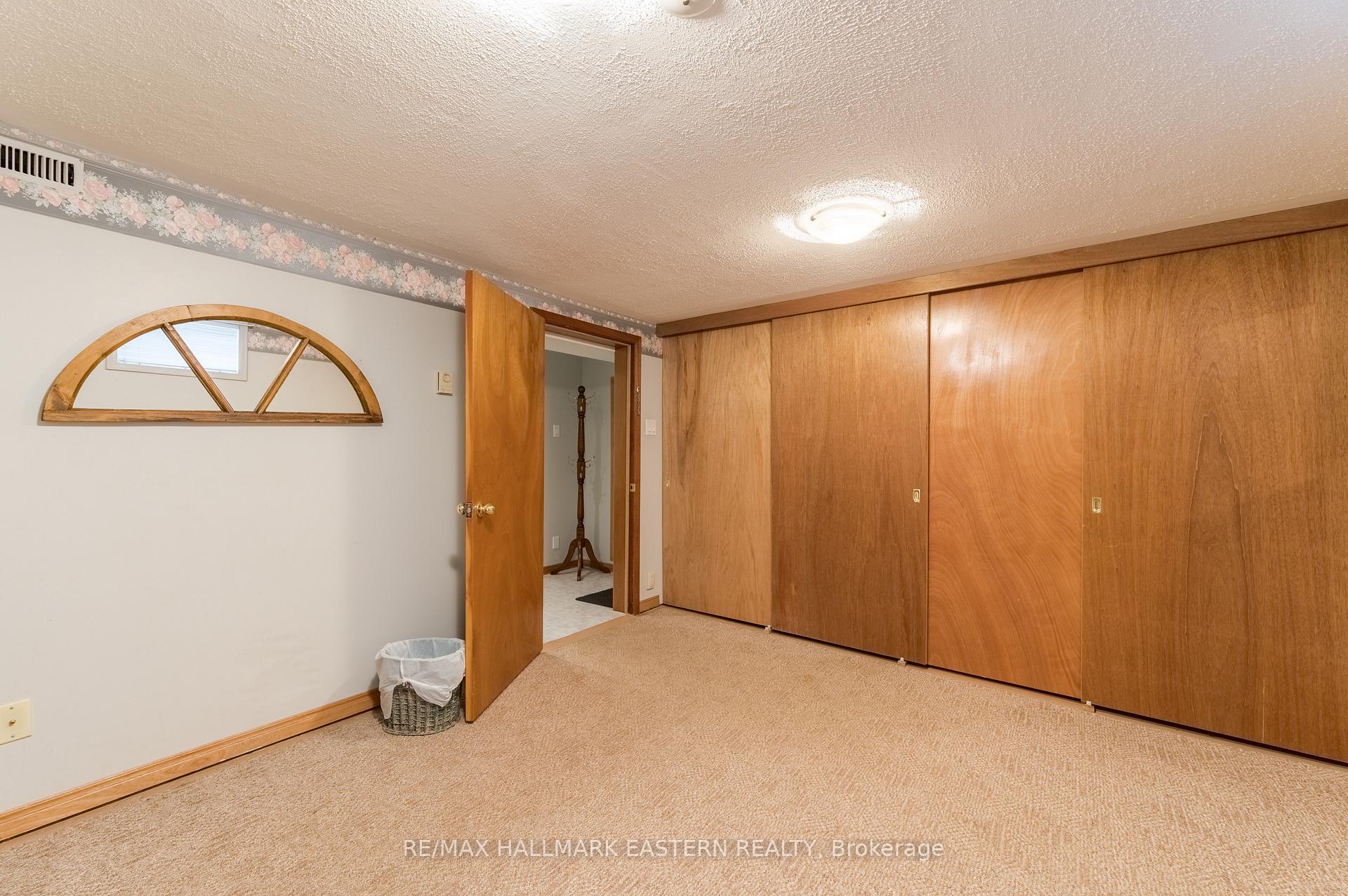 Photo 13 of 385 Bellevue Street, Peterborough, Northcrest Ward 5 — HOMEH