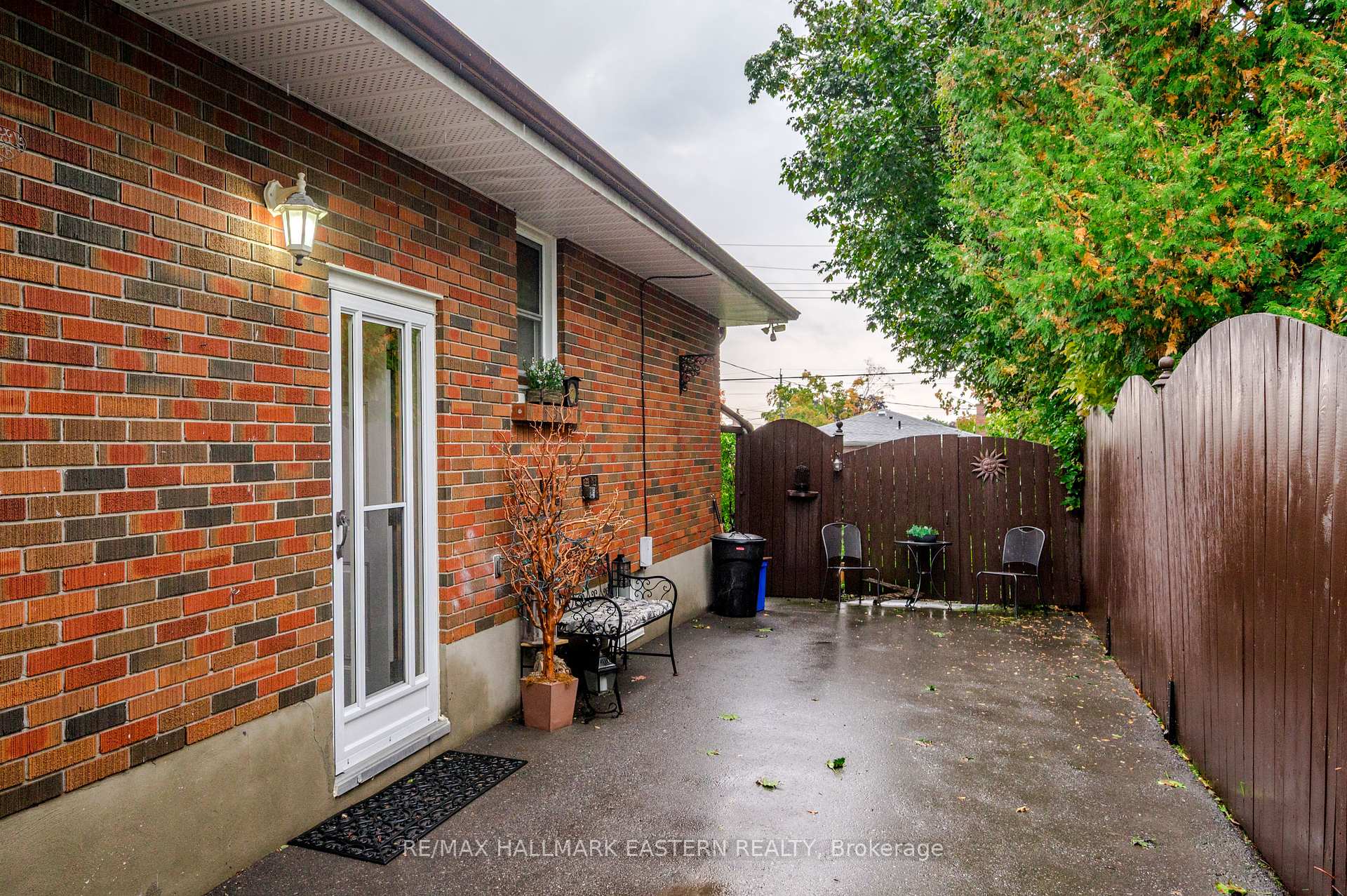 Photo 15 of 385 Bellevue Street, Peterborough, Northcrest Ward 5 — HOMEH