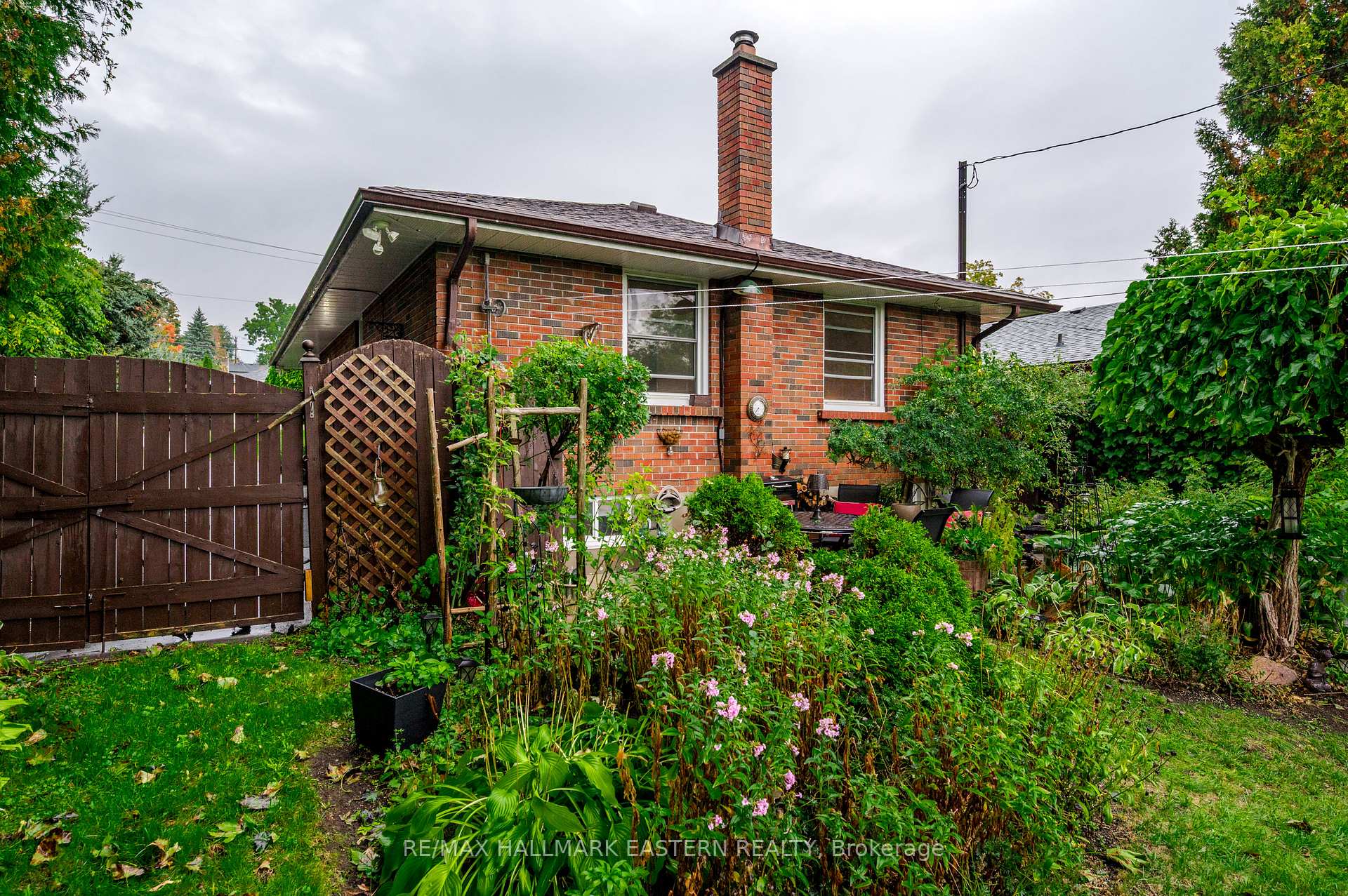 Photo 17 of 385 Bellevue Street, Peterborough, Northcrest Ward 5 — HOMEH