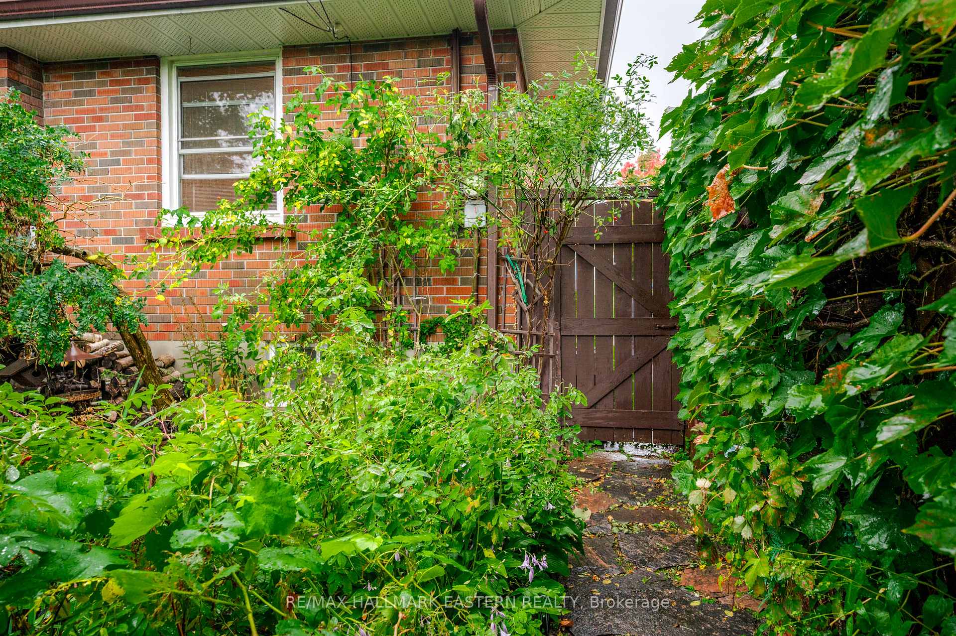 Photo 26 of 385 Bellevue Street, Peterborough, Northcrest Ward 5 — HOMEH