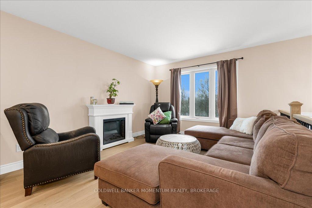 Photo 5 of 250 St Lawrence Drive, Welland, N. Welland — HOMEH