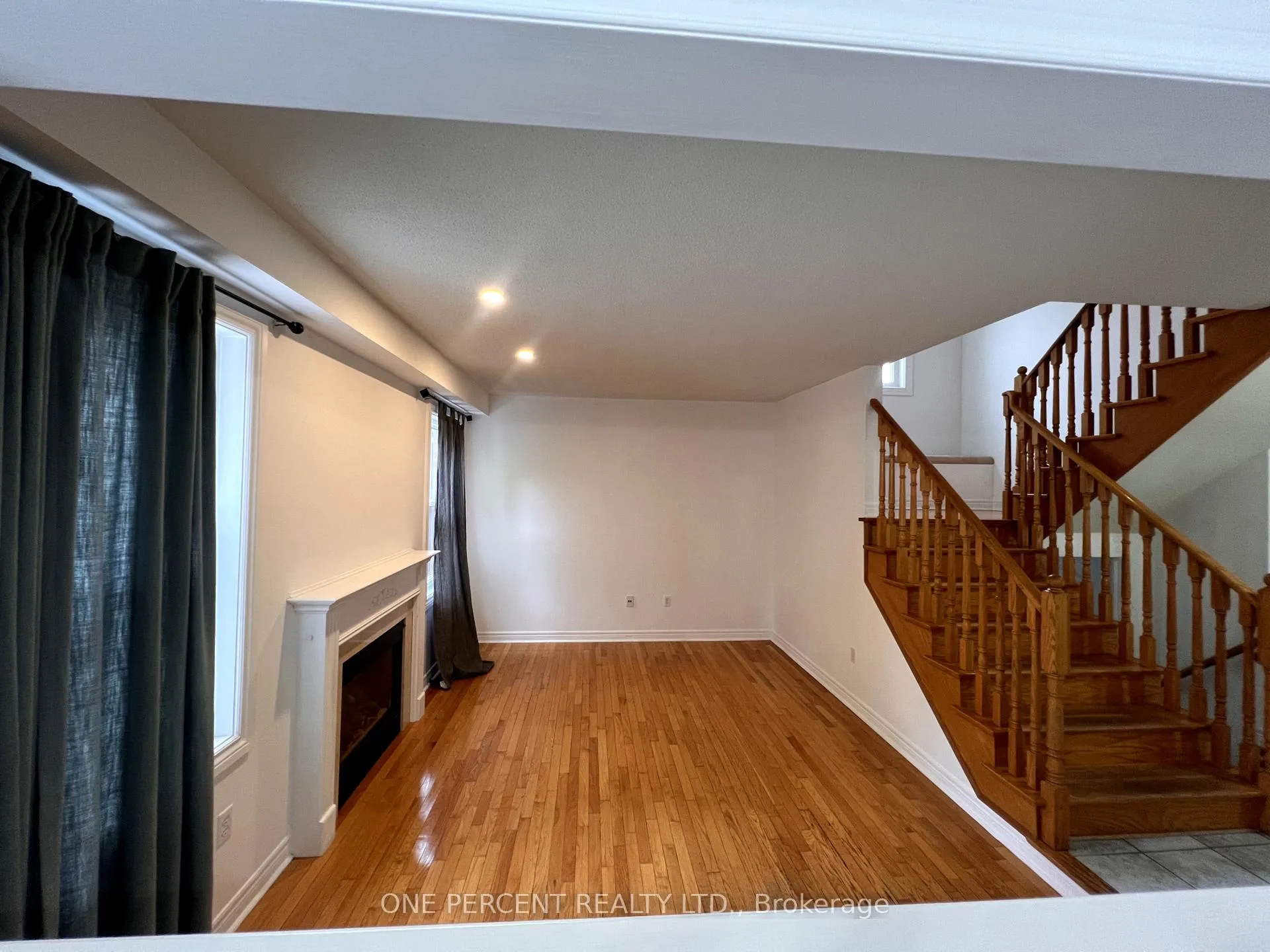 Photo 13 of 10 Royal Park Boulevard, Barrie, Bayshore — HOMEH