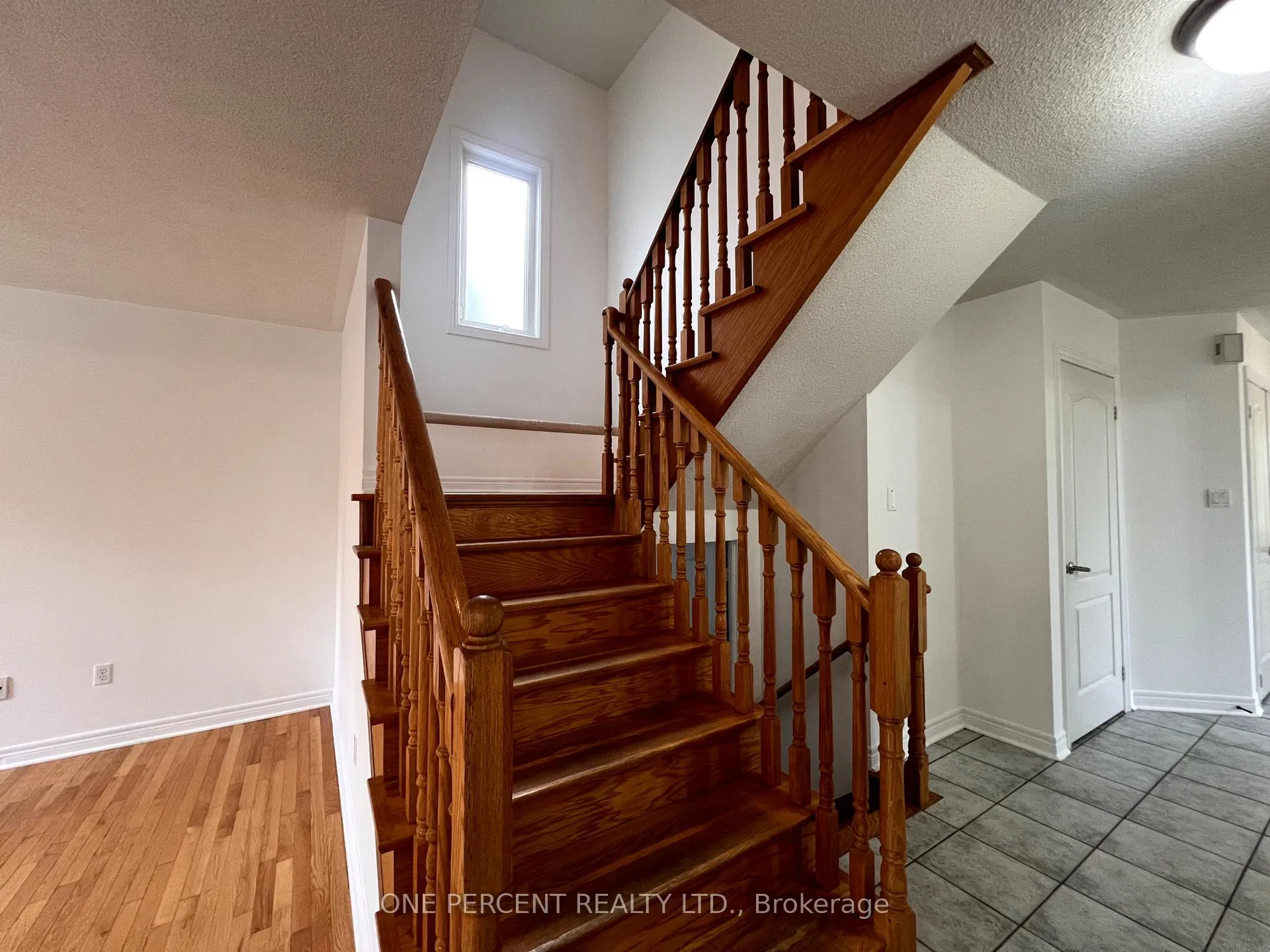Photo 15 of 10 Royal Park Boulevard, Barrie, Bayshore — HOMEH