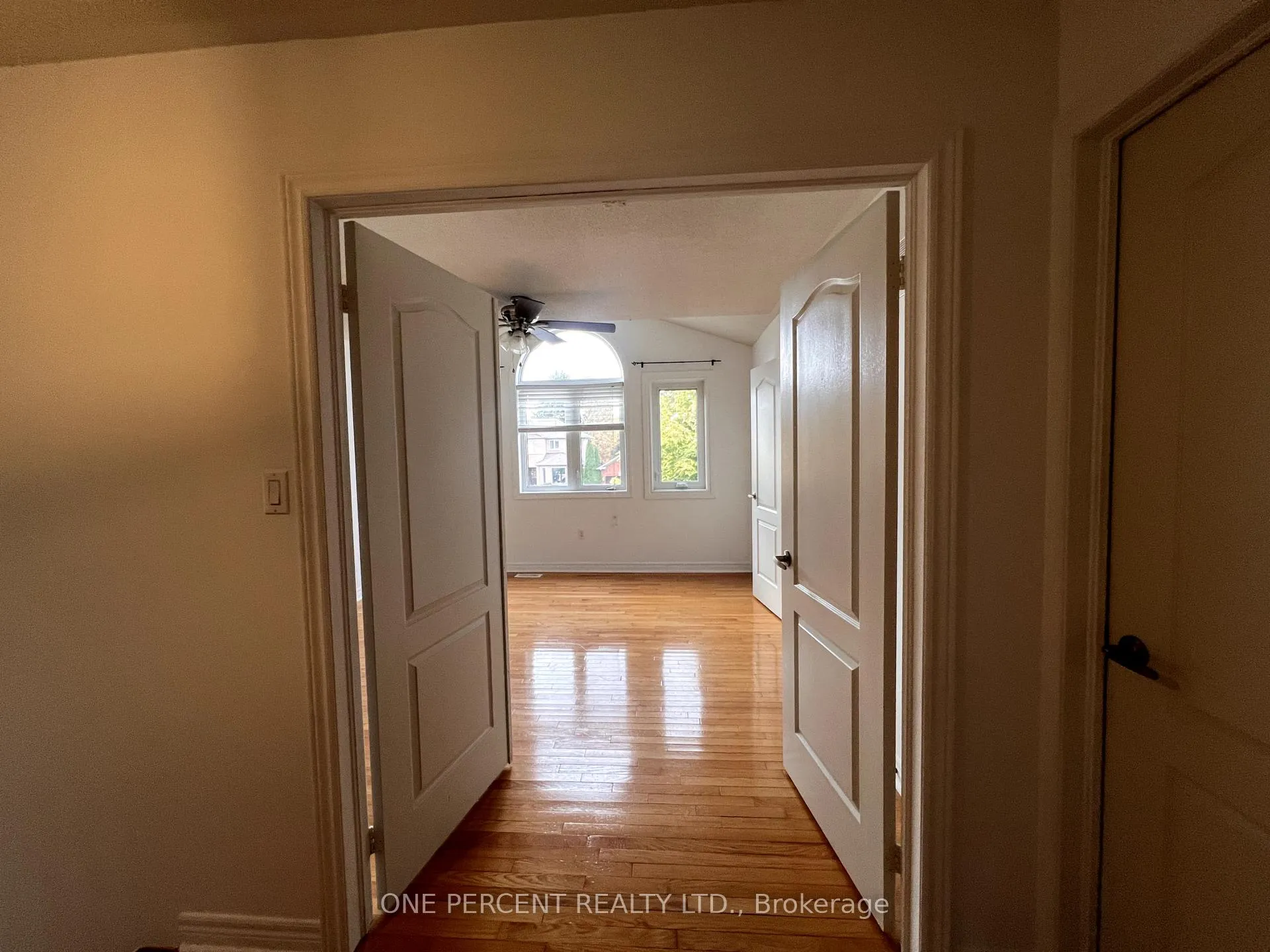 Photo 16 of 10 Royal Park Boulevard, Barrie, Bayshore — HOMEH