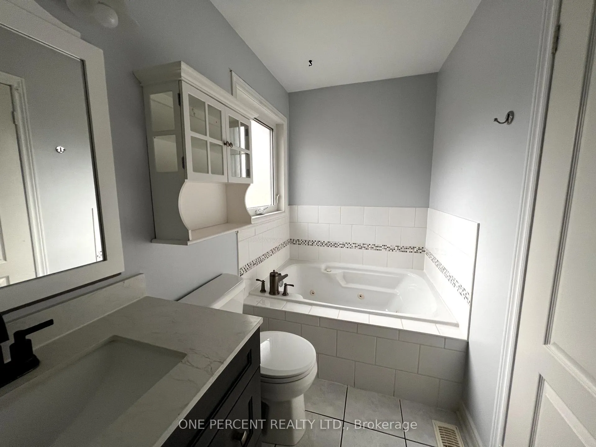 Photo 20 of 10 Royal Park Boulevard, Barrie, Bayshore — HOMEH