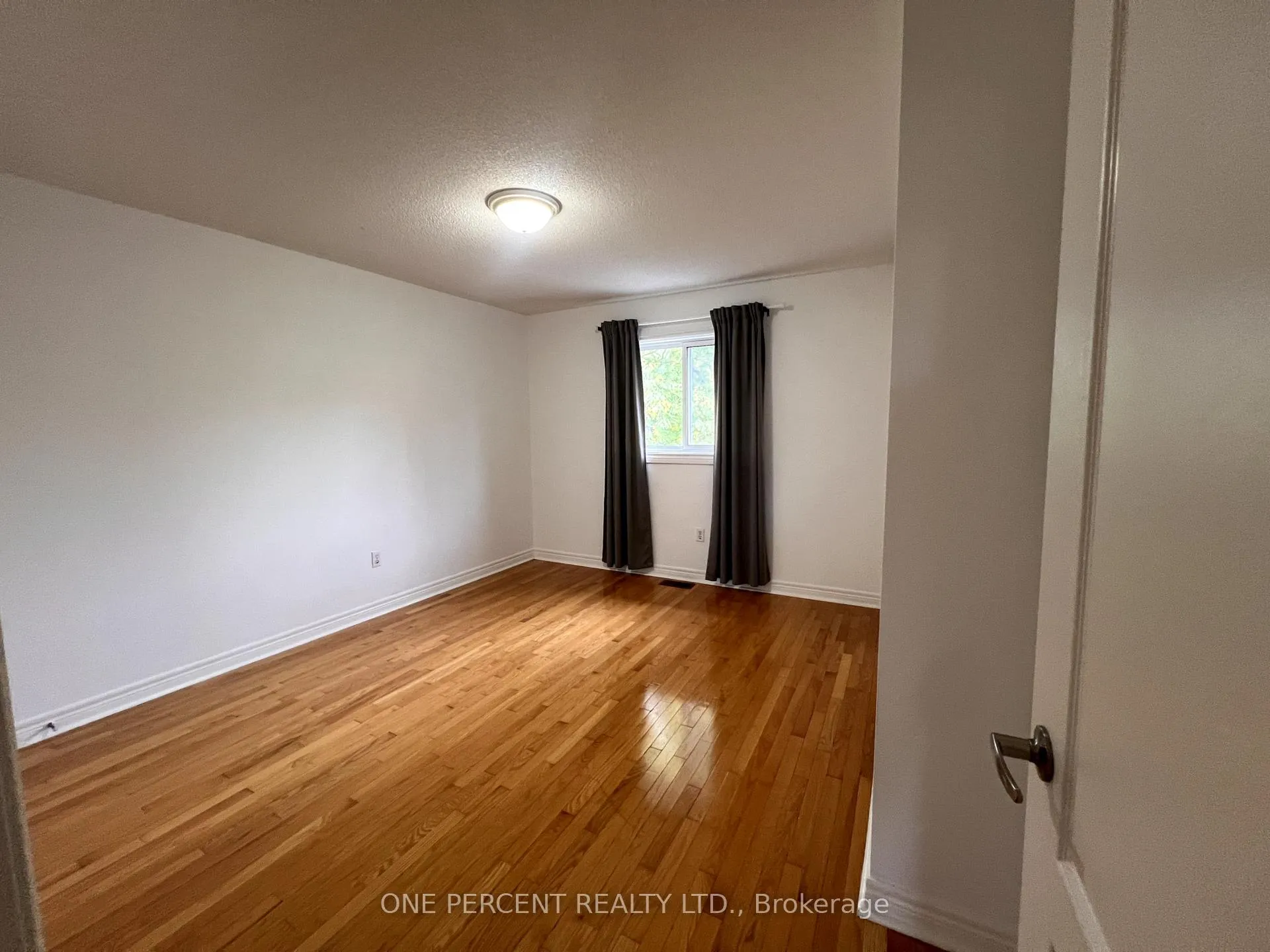 Photo 22 of 10 Royal Park Boulevard, Barrie, Bayshore — HOMEH
