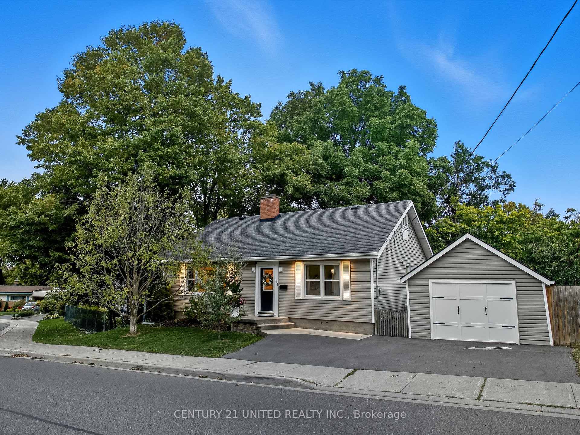 Photo 1 of 141 O'Carroll Avenue, Peterborough, Northcrest Ward 5 — HOMEH