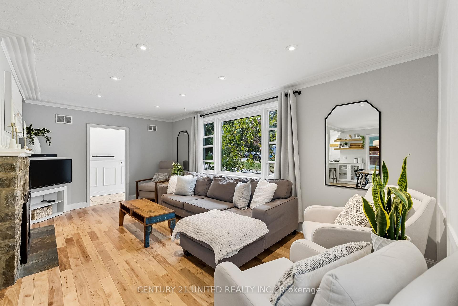 Photo 9 of 141 O'Carroll Avenue, Peterborough, Northcrest Ward 5 — HOMEH