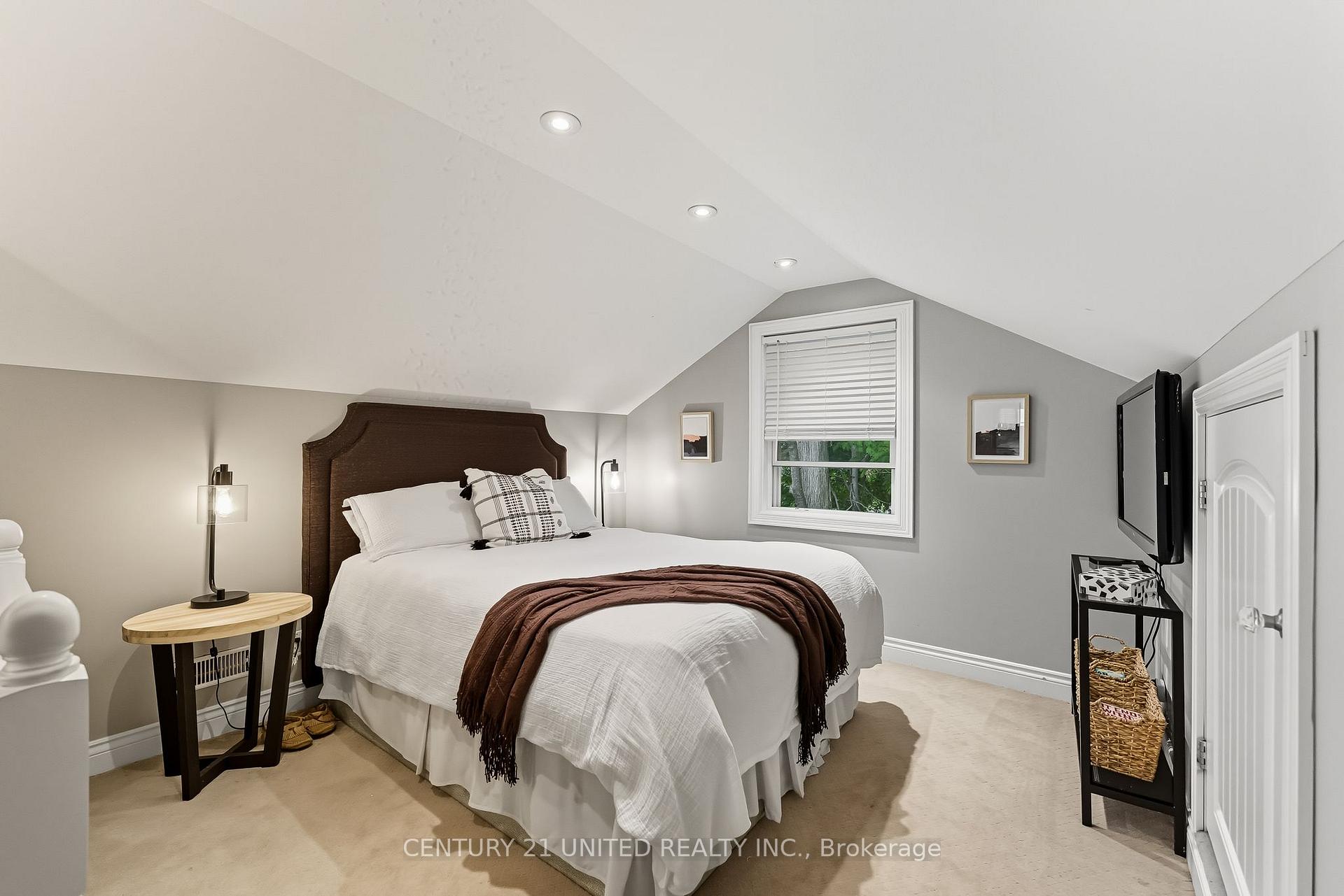 Photo 27 of 141 O'Carroll Avenue, Peterborough, Northcrest Ward 5 — HOMEH