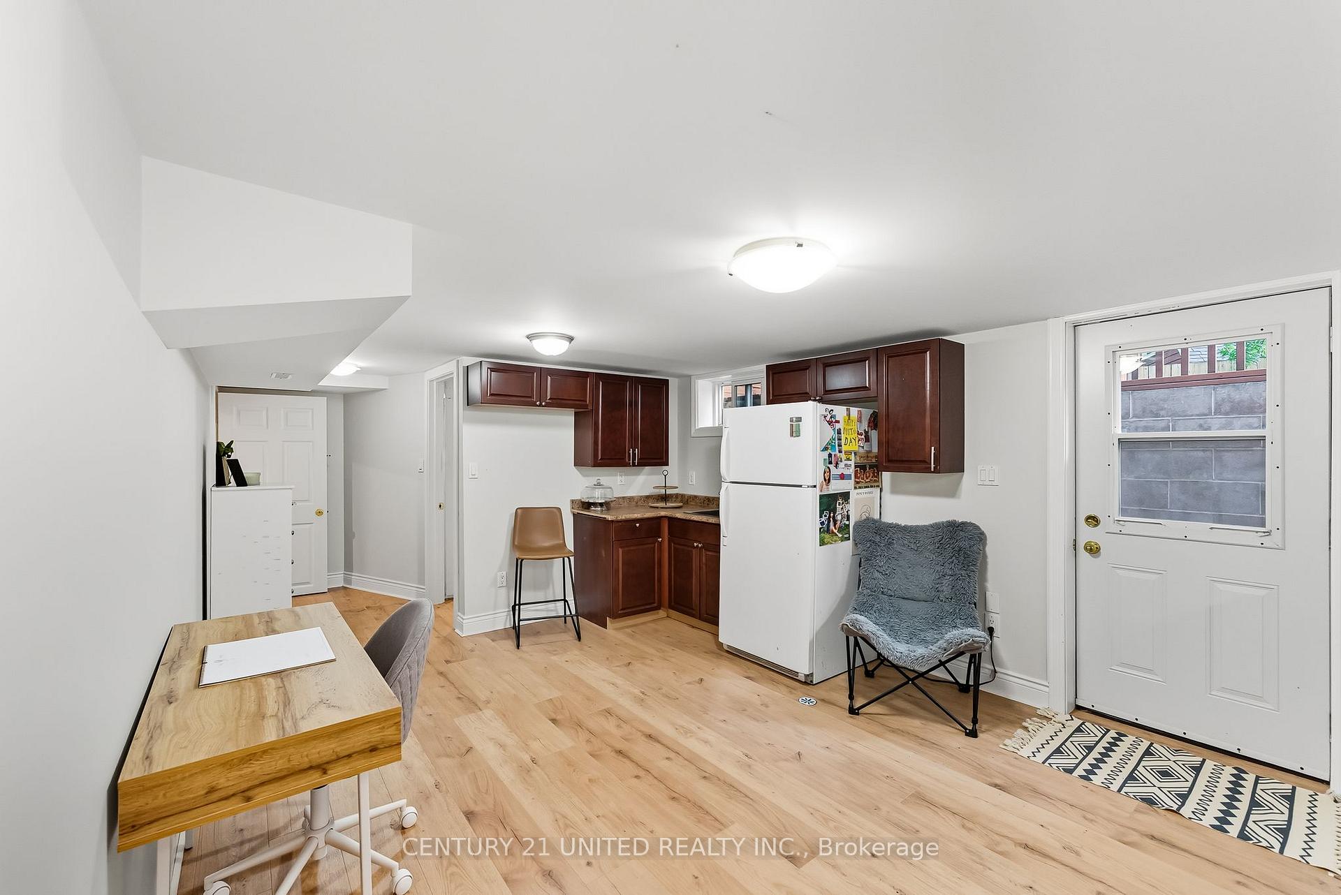 Photo 37 of 141 O'Carroll Avenue, Peterborough, Northcrest Ward 5 — HOMEH