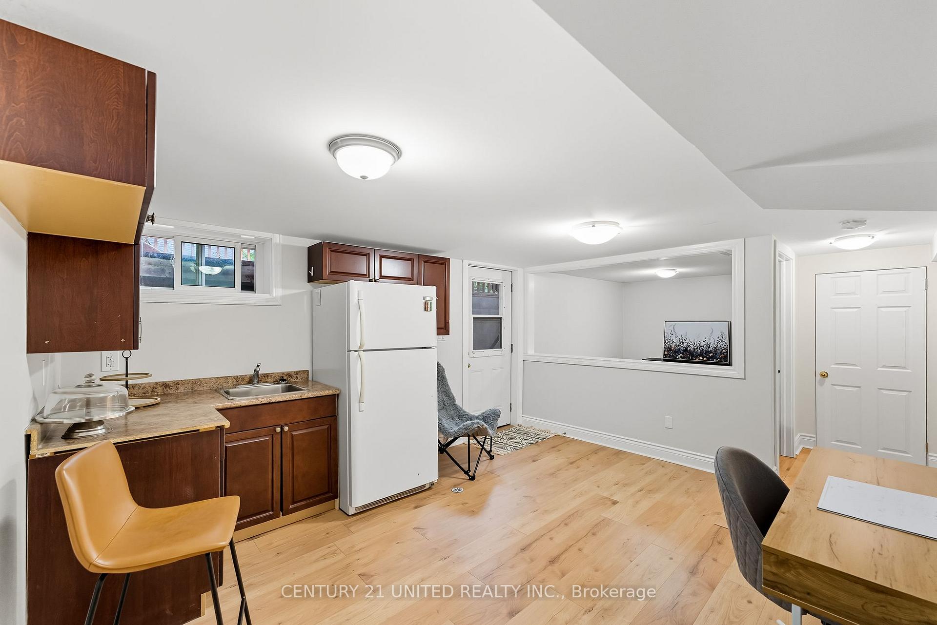 Photo 38 of 141 O'Carroll Avenue, Peterborough, Northcrest Ward 5 — HOMEH