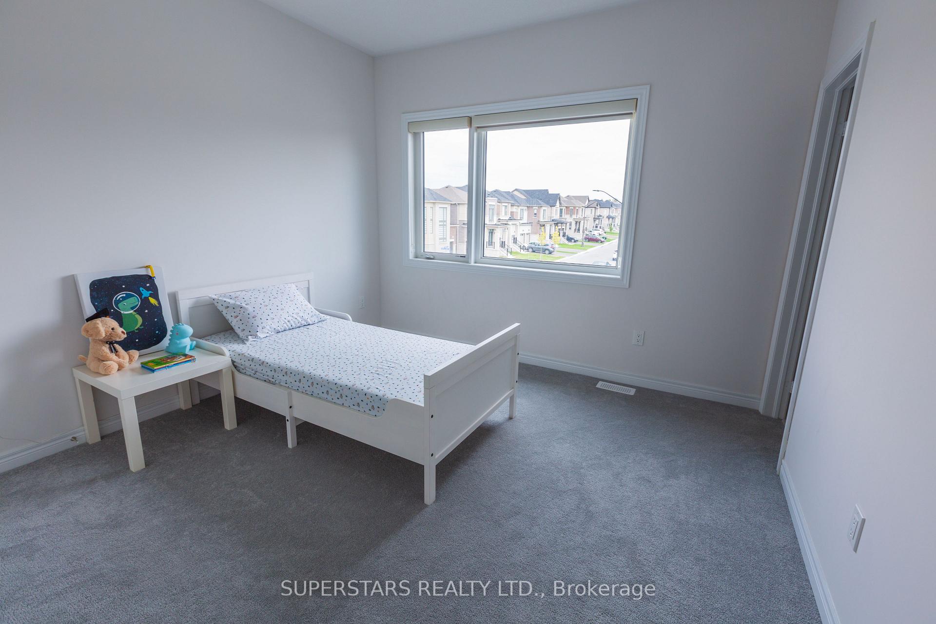 Photo 26 of 123 Micklefield Avenue, Whitby, Rural Whitby — HOMEH