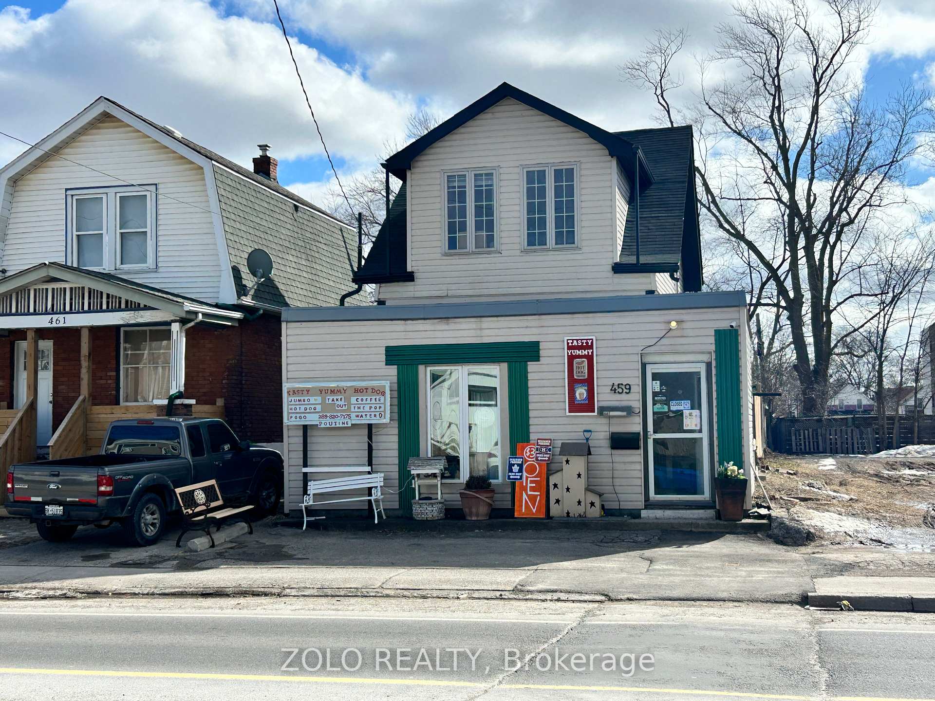Front of 459 East Main Street