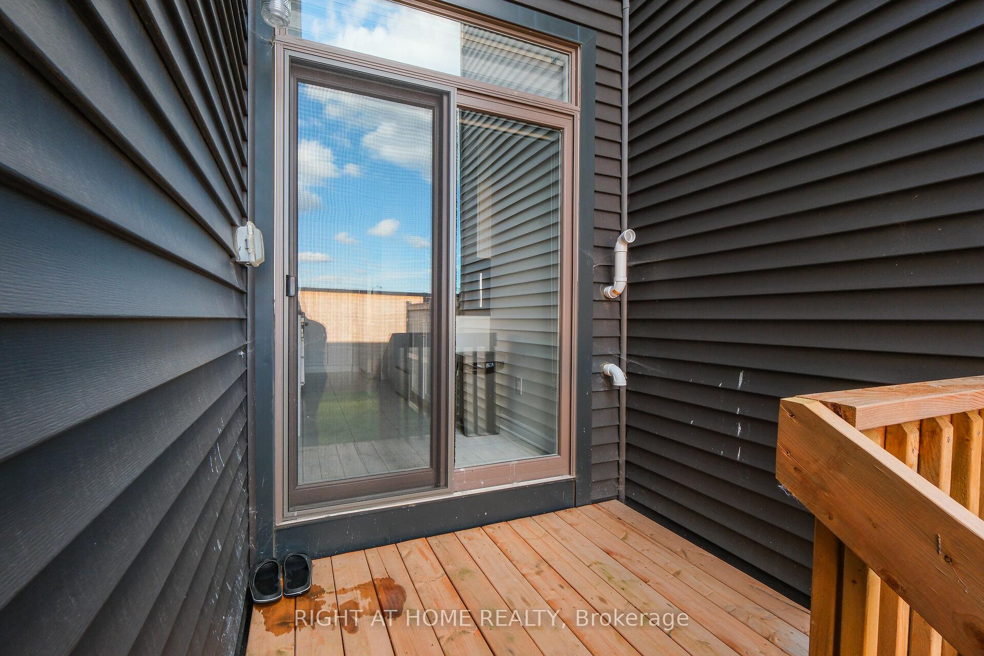 Photo 7 of 956 Socca Crescent, Ottawa, Notting Hill/Summerside — HOMEH