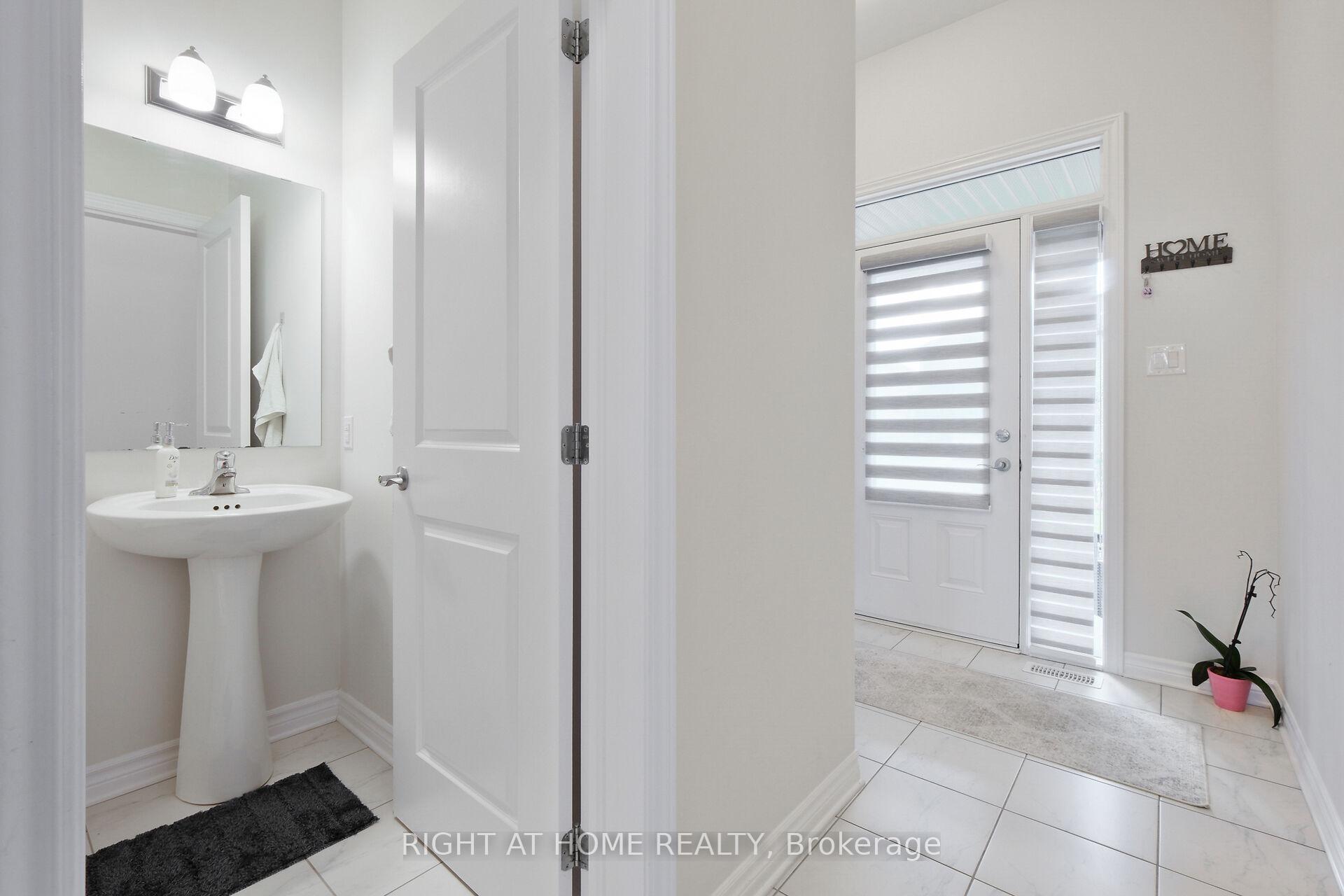 Photo 10 of 956 Socca Crescent, Ottawa, Notting Hill/Summerside — HOMEH