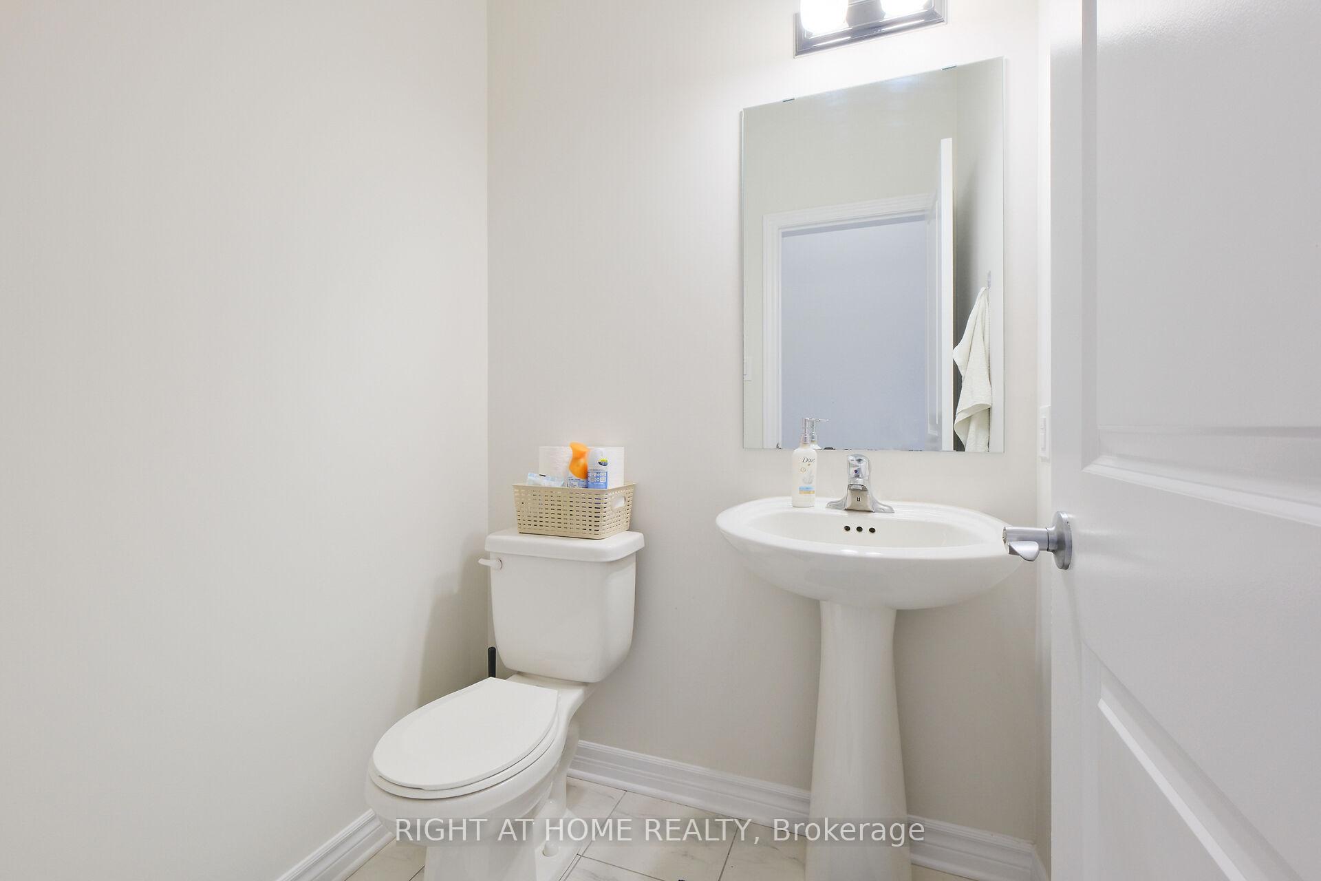 Photo 11 of 956 Socca Crescent, Ottawa, Notting Hill/Summerside — HOMEH