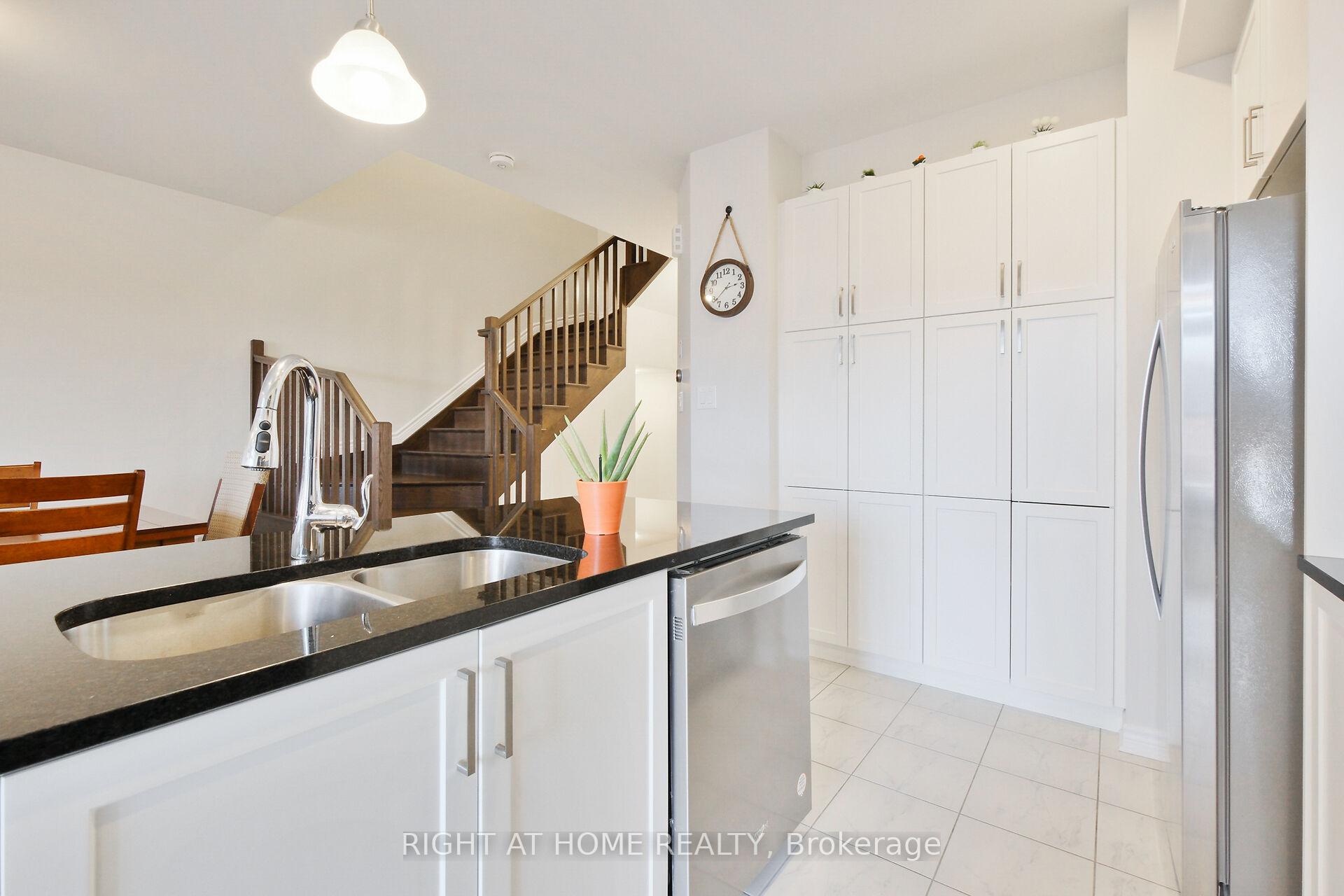 Photo 24 of 956 Socca Crescent, Ottawa, Notting Hill/Summerside — HOMEH