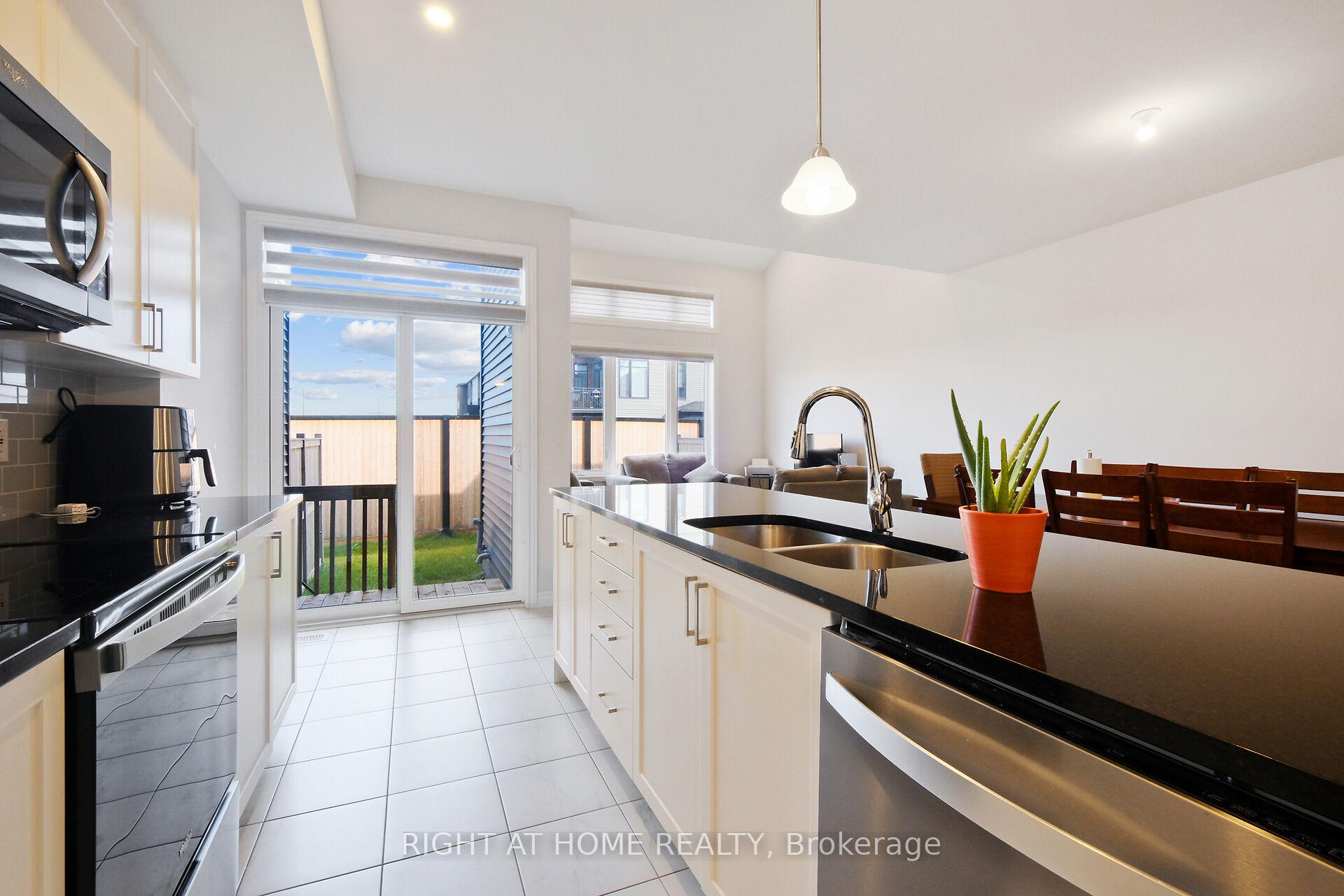 Photo 25 of 956 Socca Crescent, Ottawa, Notting Hill/Summerside — HOMEH