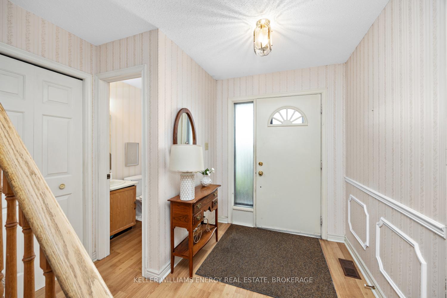 Photo 8 of 1037 Roundelay Court, Oshawa, McLaughlin — HOMEH