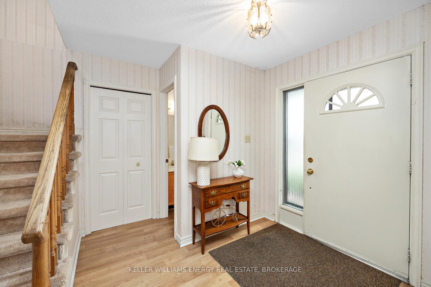 Photo 9 of 1037 Roundelay Court, Oshawa, McLaughlin — HOMEH