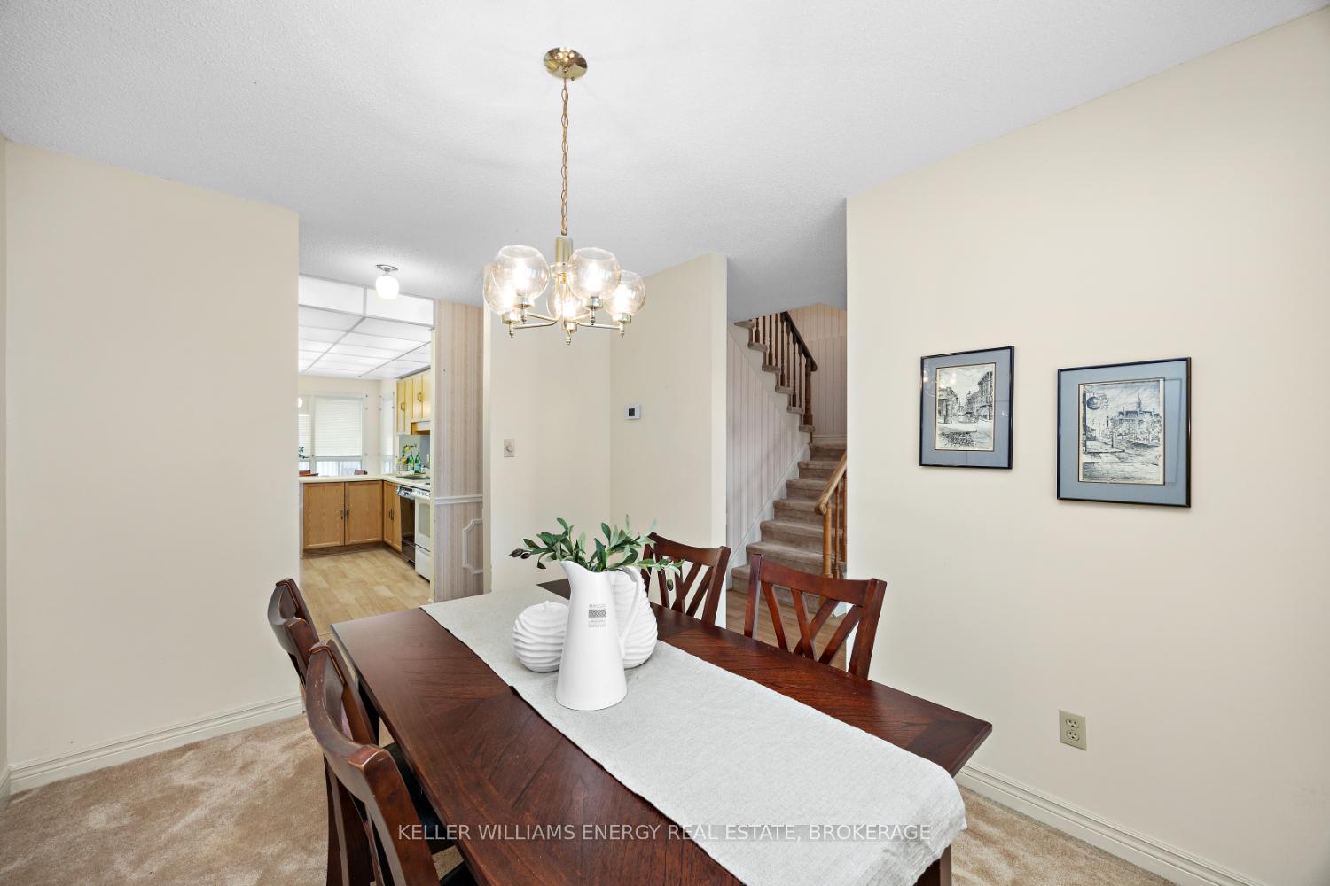 Photo 10 of 1037 Roundelay Court, Oshawa, McLaughlin — HOMEH