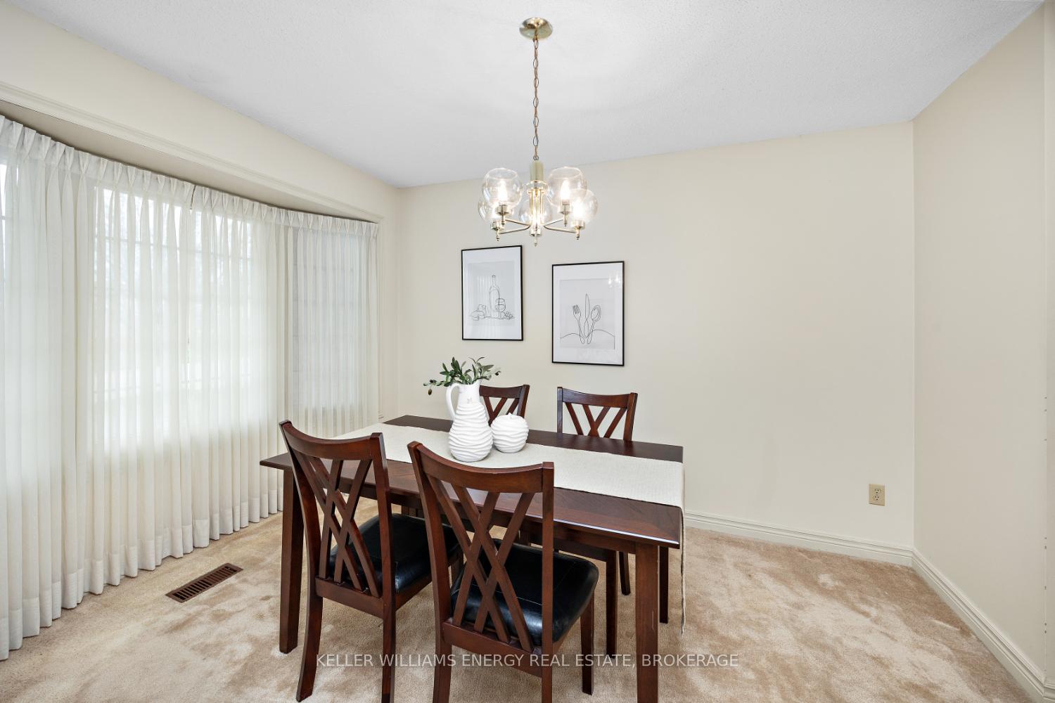 Photo 12 of 1037 Roundelay Court, Oshawa, McLaughlin — HOMEH