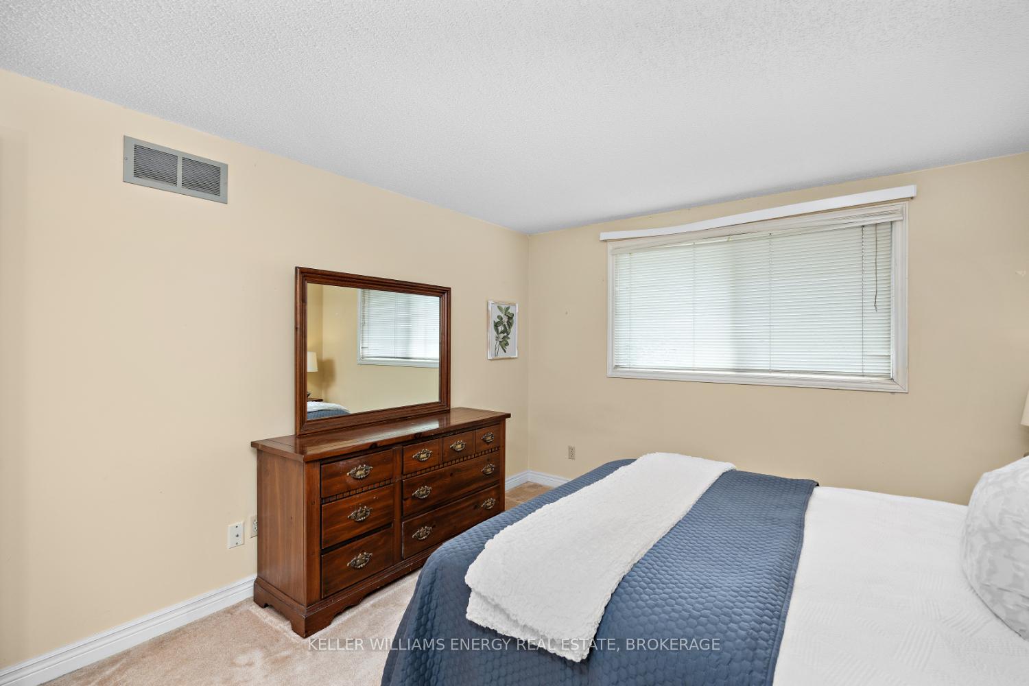 Photo 27 of 1037 Roundelay Court, Oshawa, McLaughlin — HOMEH